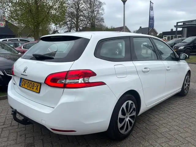 Peugeot 308 view 6