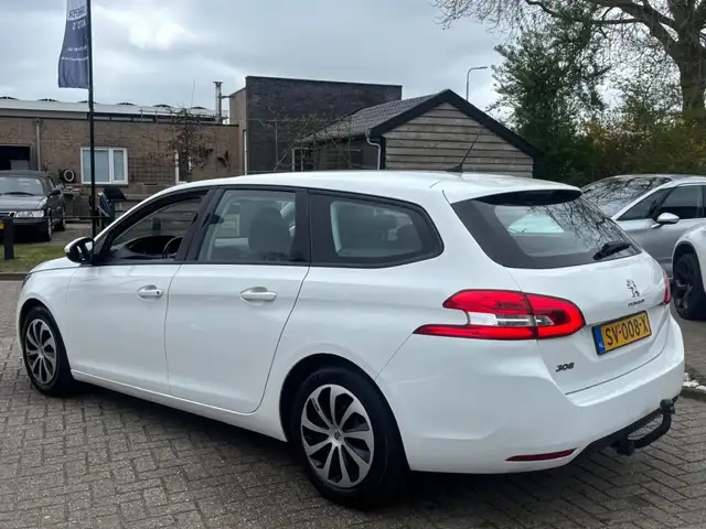 Peugeot 308 view 8