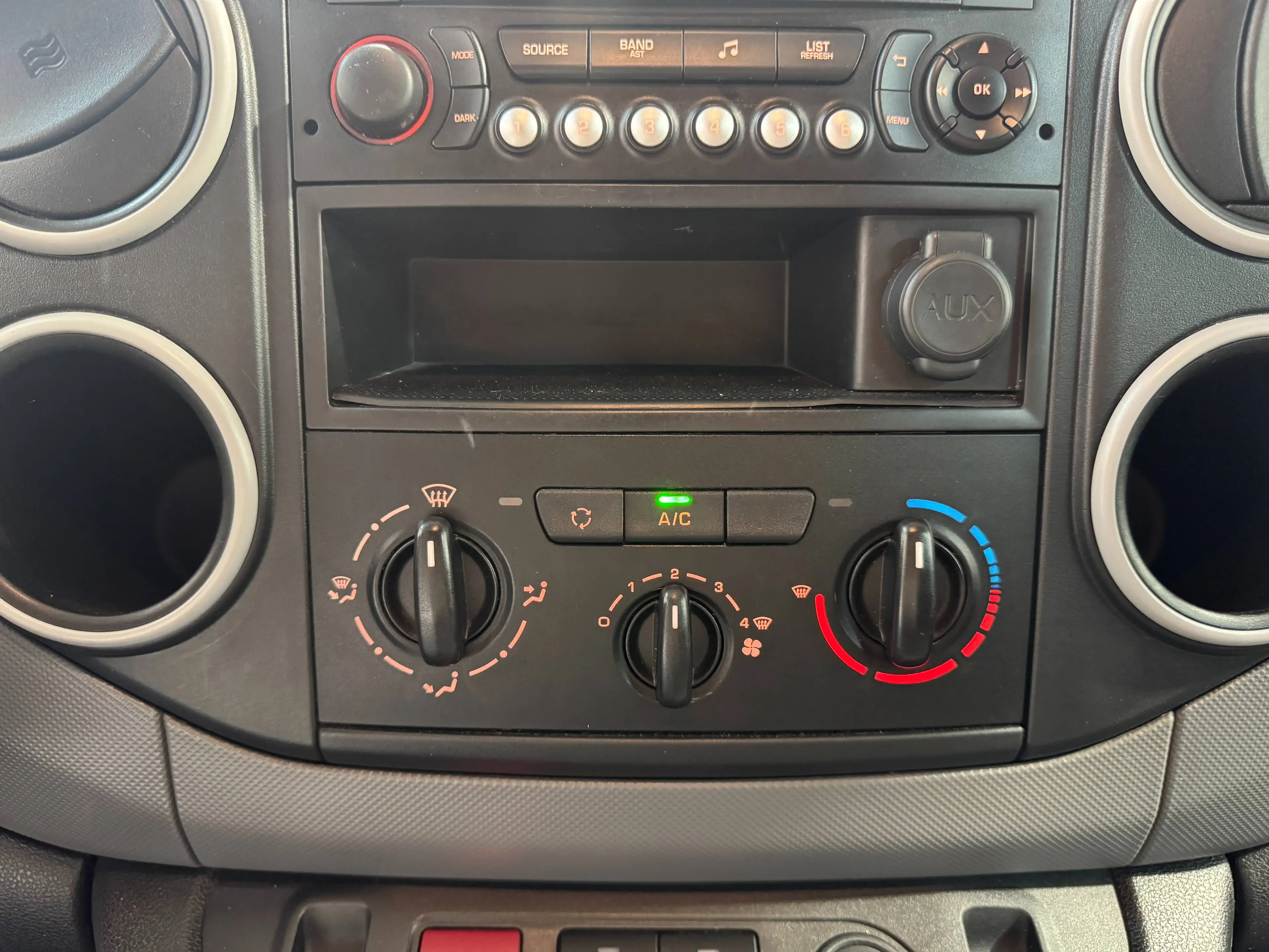 Peugeot Partner ** 1.6 BlueHDi ** L1H1 ** A/C ** Garantie 12 mois ** — photo 12