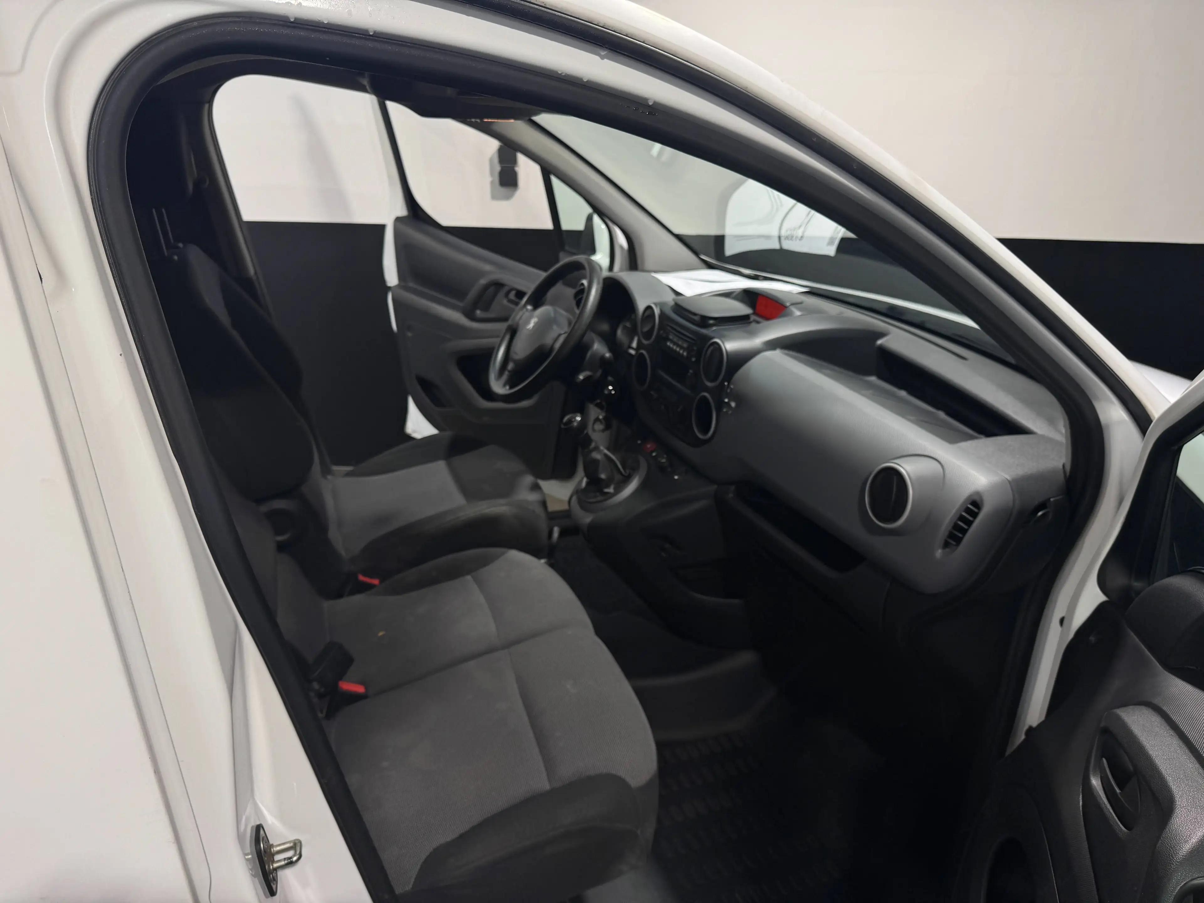 Peugeot Partner ** 1.6 BlueHDi ** L1H1 ** A/C ** Garantie 12 mois ** — photo 8