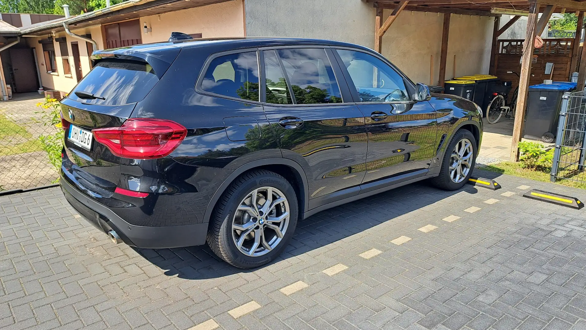BMW X3 xDrive 20 i Advantage Чёрный - 1