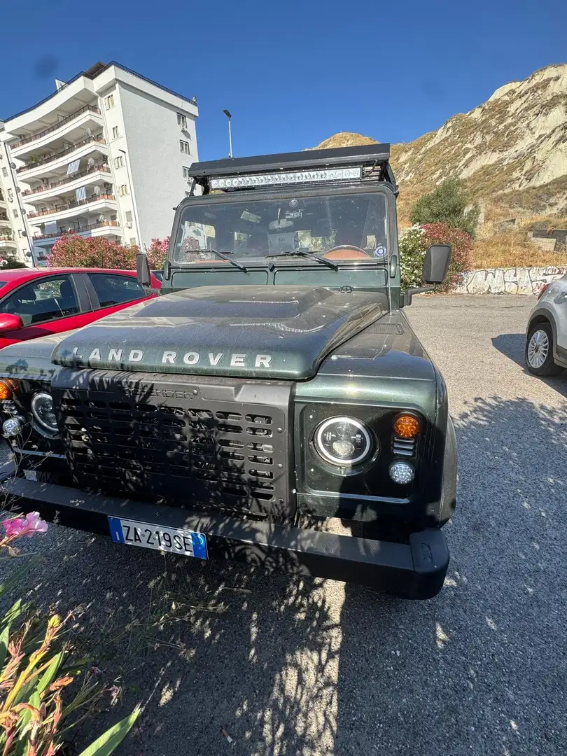Land Rover Defender Defender VI 2007 90 90 2.4 td SE SW Grün - 1