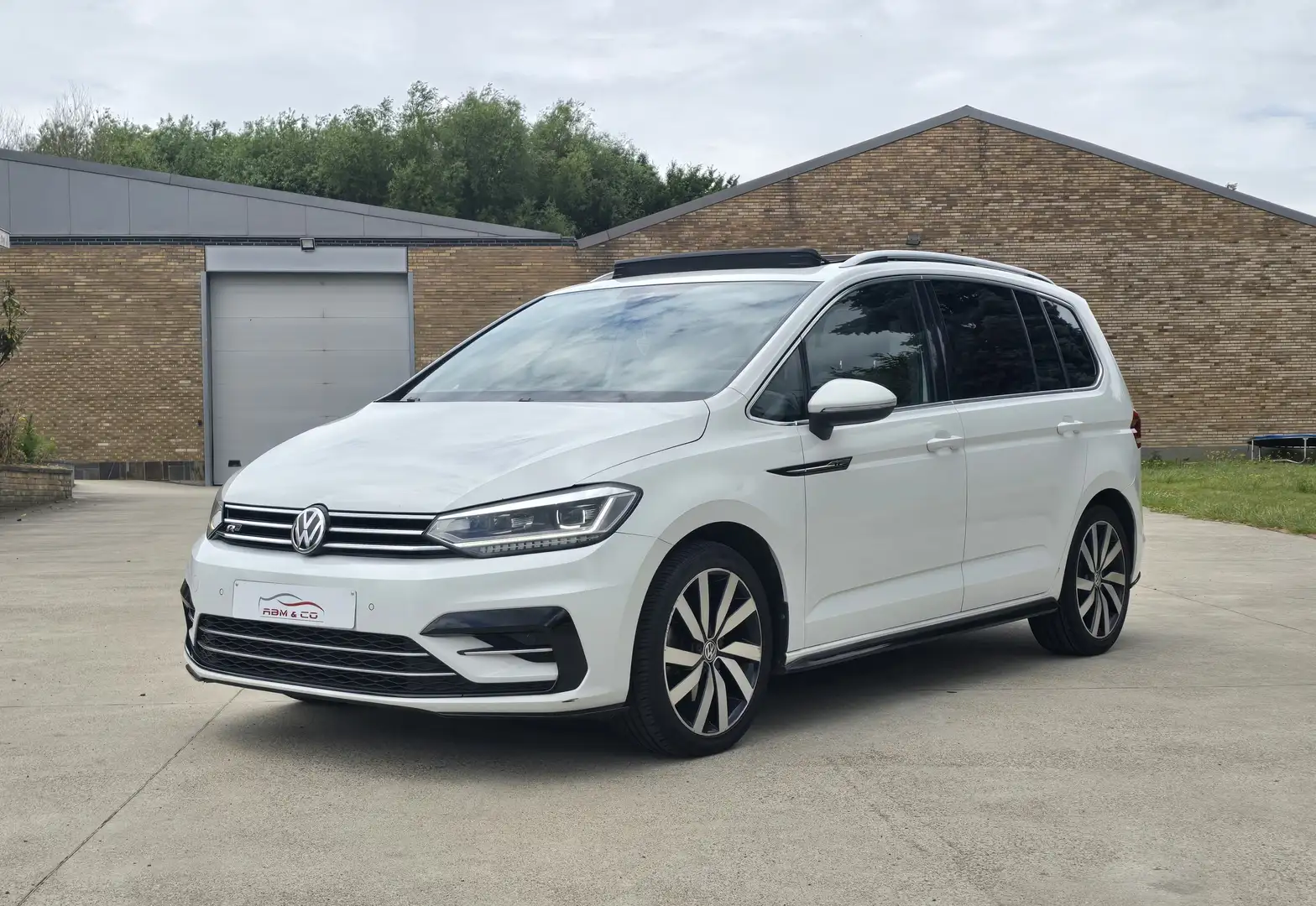 Volkswagen Touran R-Line 2.0 TDi ** Pano - Xenon ** Garantie 12M Wit - 2