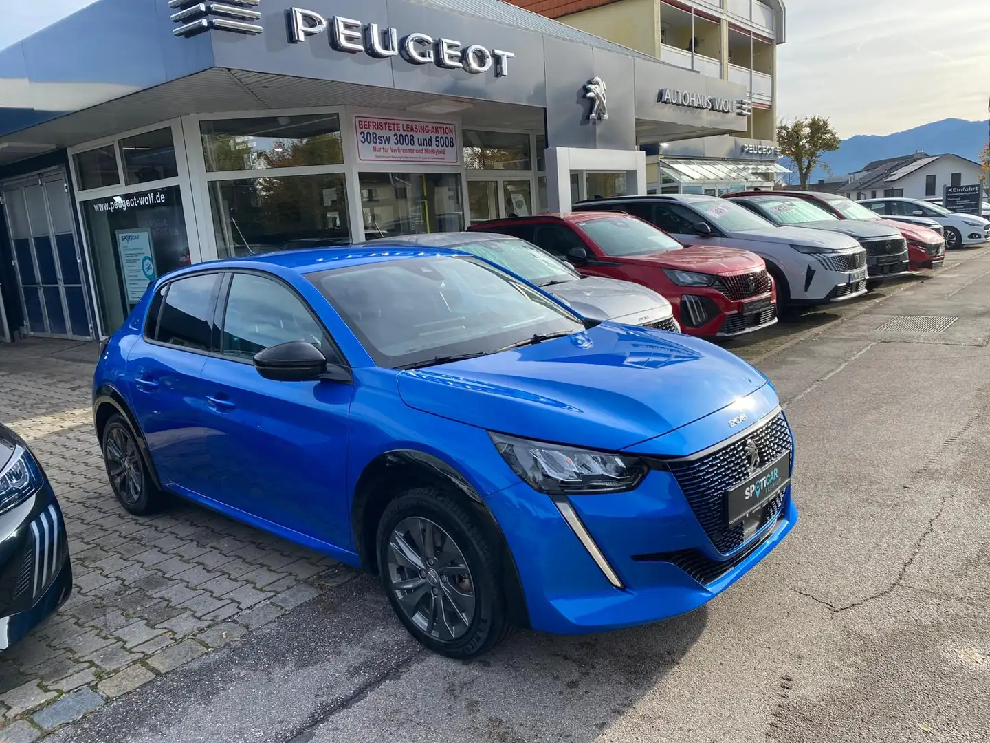 Peugeot 208 e-208 Allure Pack Elektro 136 Blau - 1