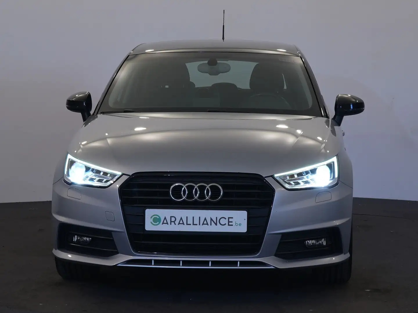 Audi A1 1.4TDI|NAVI|SGS.CH|Xenon|PDC| Silber - 2