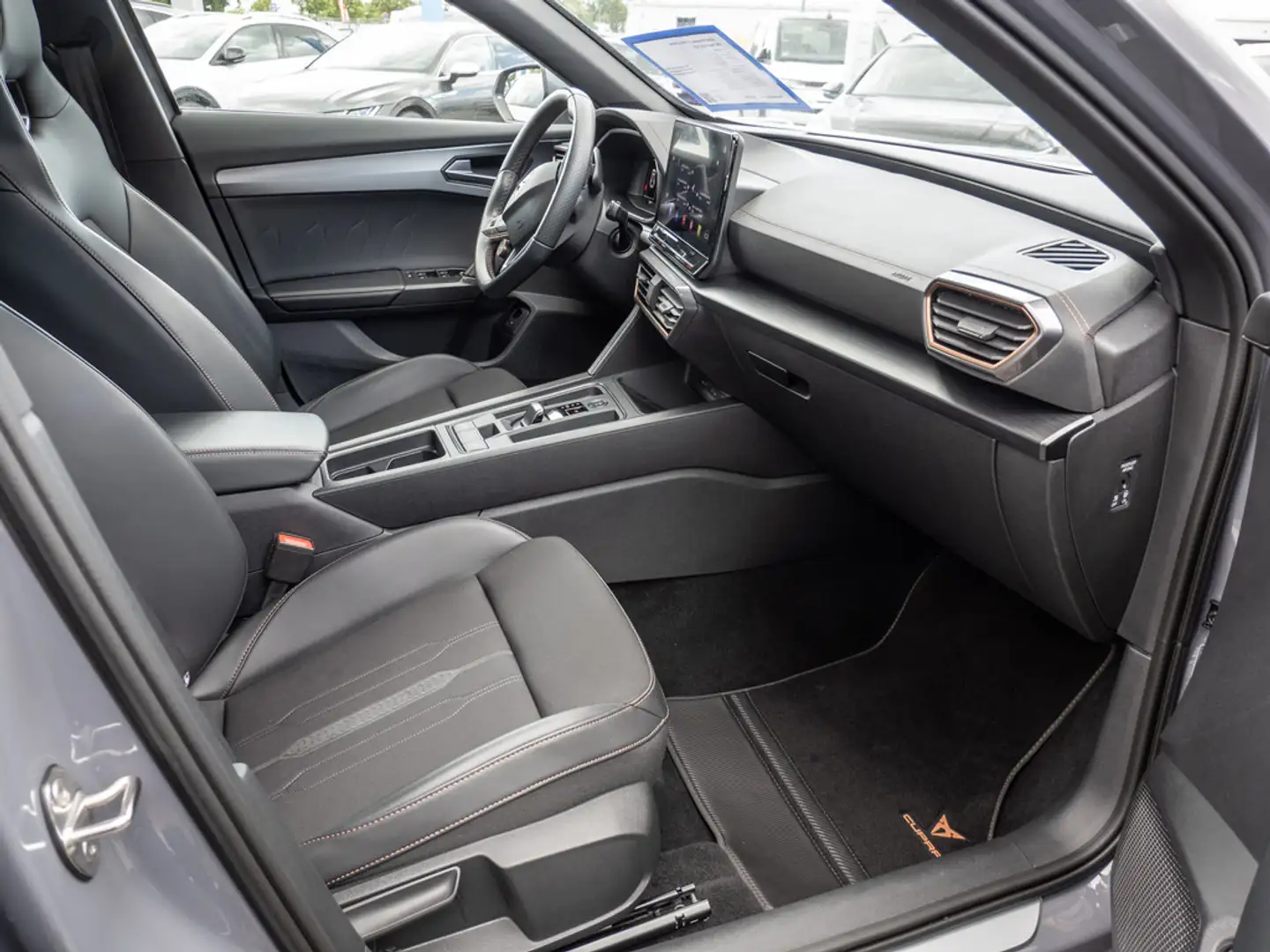 CUPRA Formentor VZ 2.0 TSI 4Drive SHZ NAVI ACC LED Grau - 2