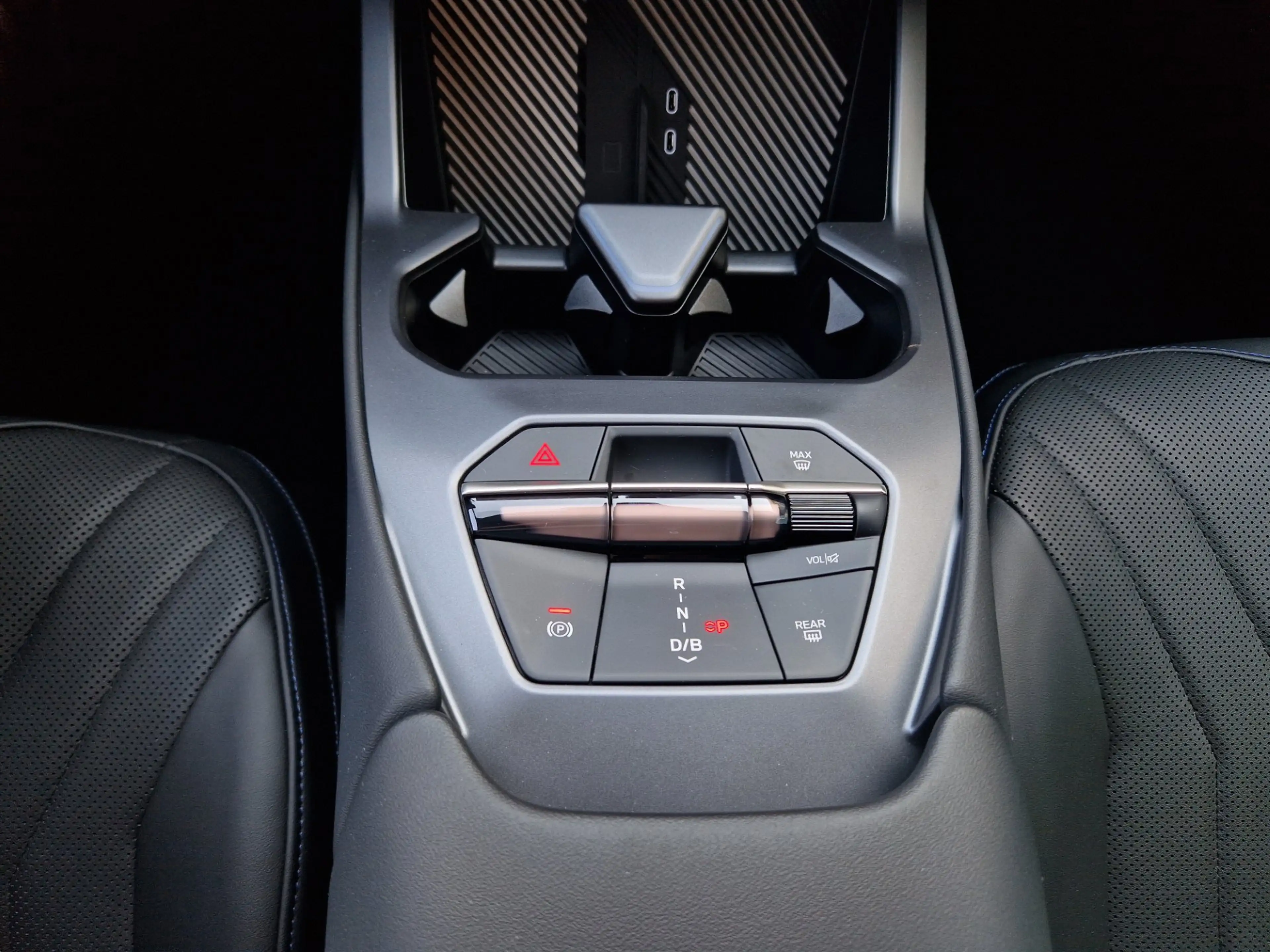 BMW iX3 40 sDrive — photo 14