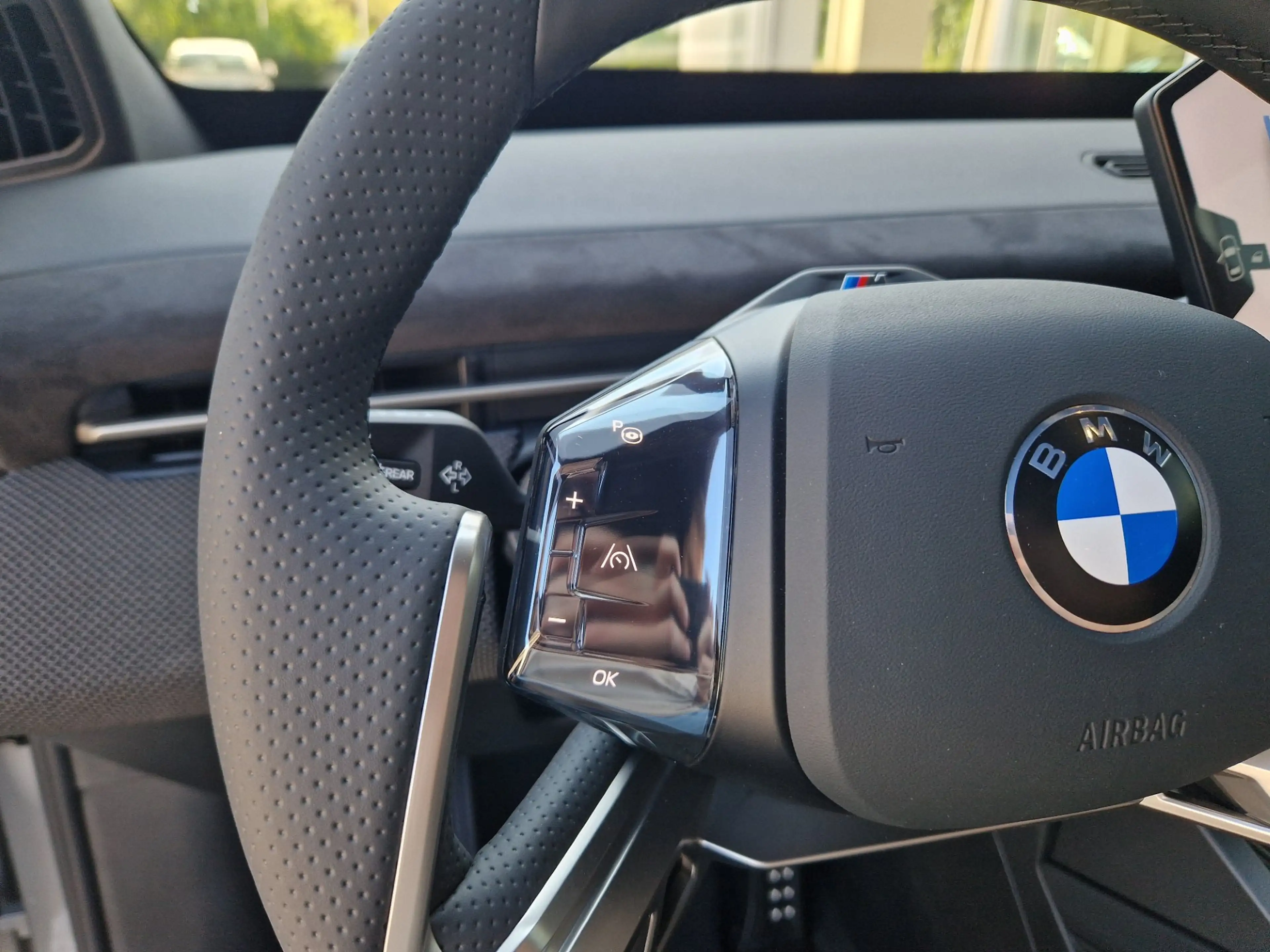 BMW iX3 40 sDrive — photo 8