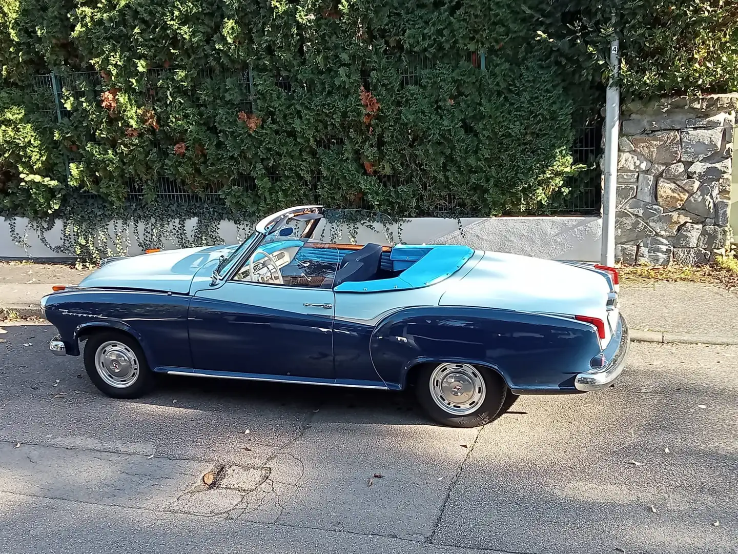 Borgward Isabella Cabrio Blau - 1