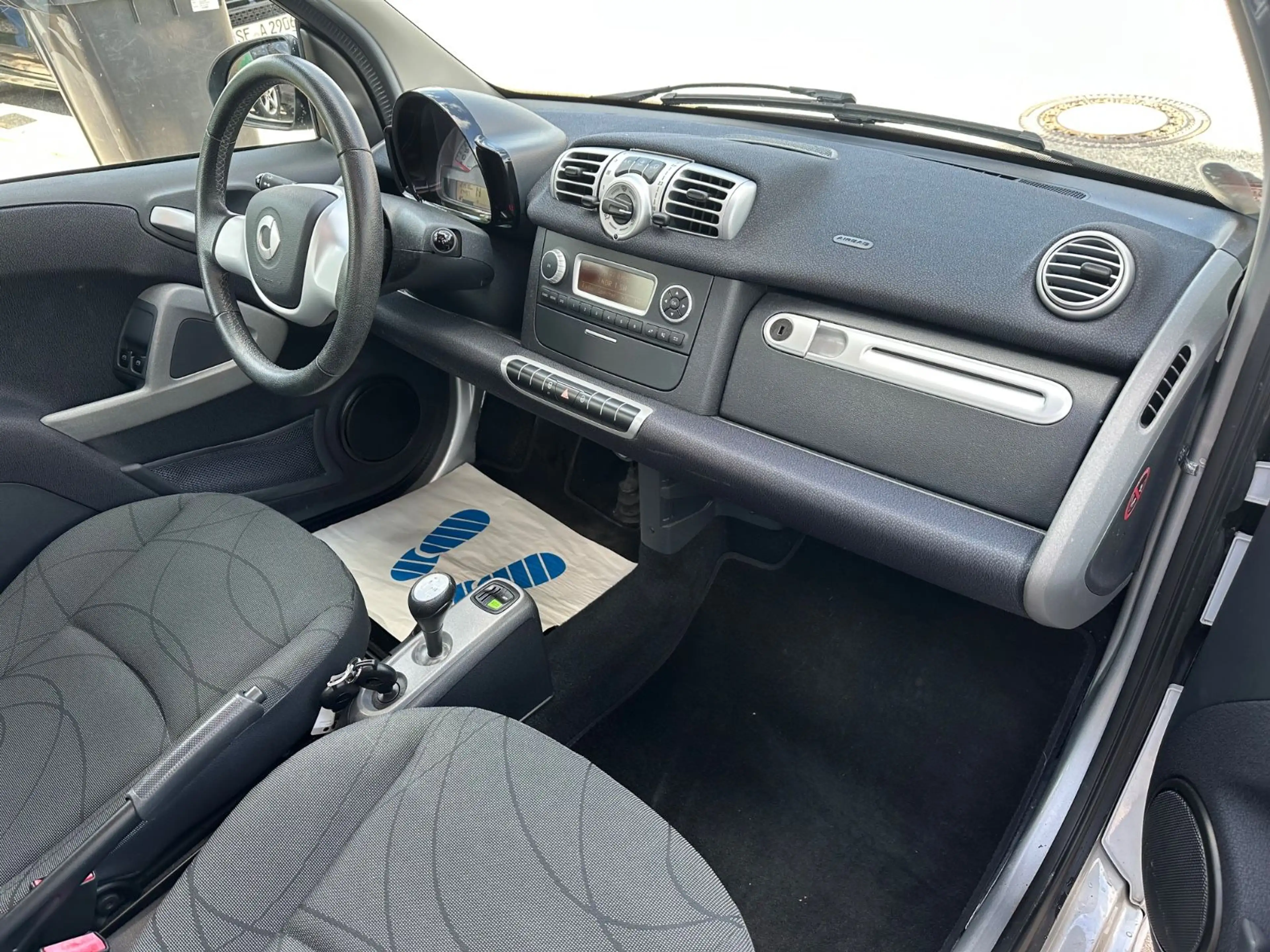 smart forTwo coupe Micro Hybrid Drive 52 kW/PANO/KLIMA — photo 11