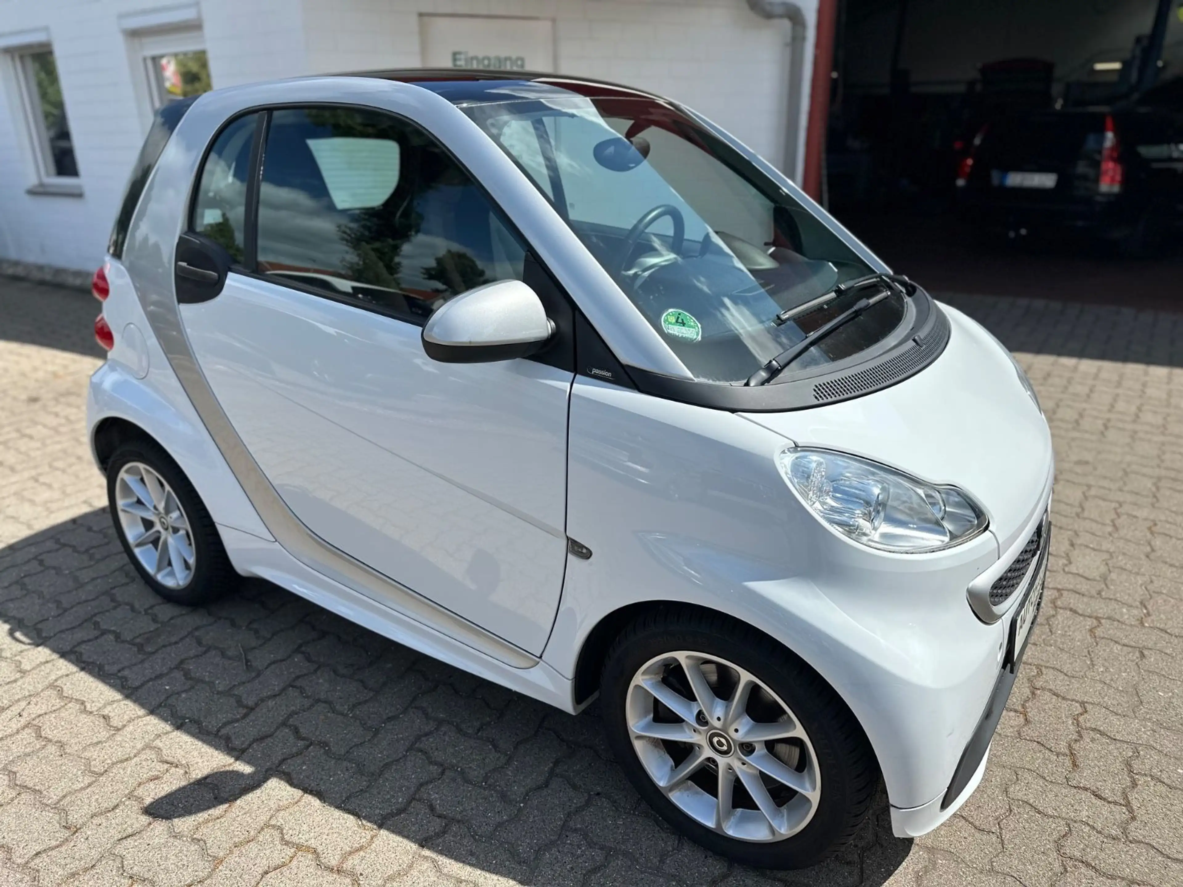 smart forTwo coupe Micro Hybrid Drive 52 kW/PANO/KLIMA — photo 4