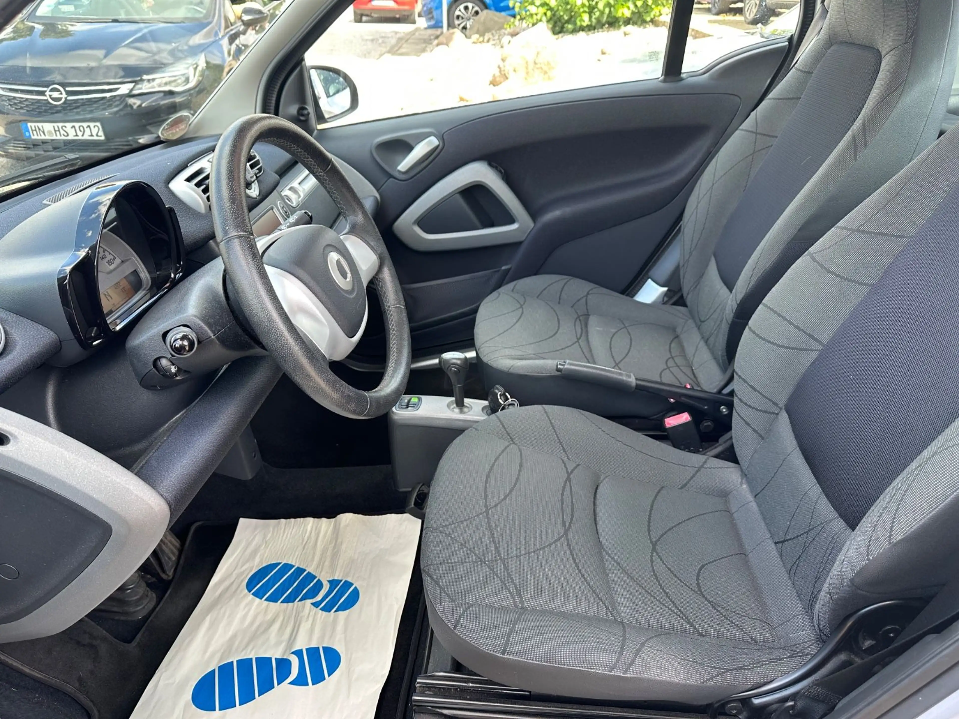 smart forTwo coupe Micro Hybrid Drive 52 kW/PANO/KLIMA — photo 10