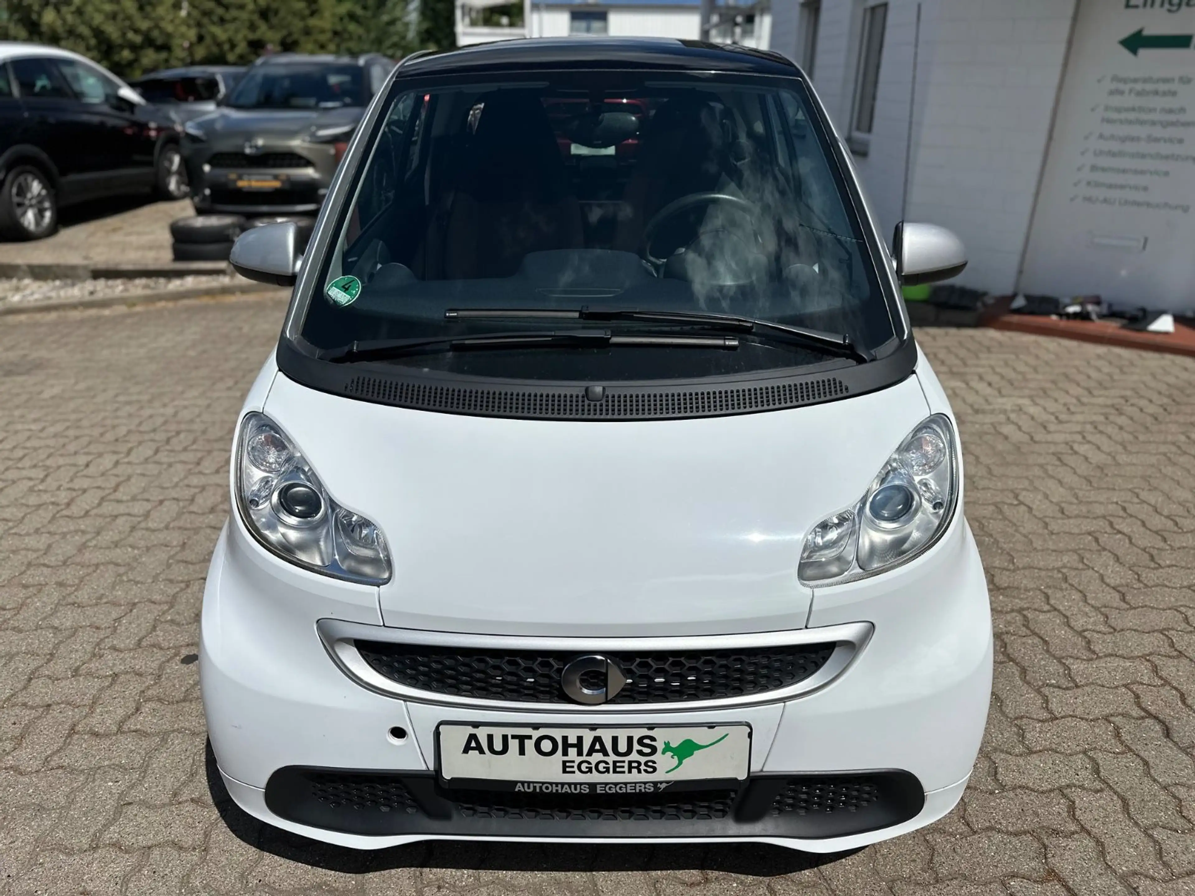 smart forTwo coupe Micro Hybrid Drive 52 kW/PANO/KLIMA — photo 3