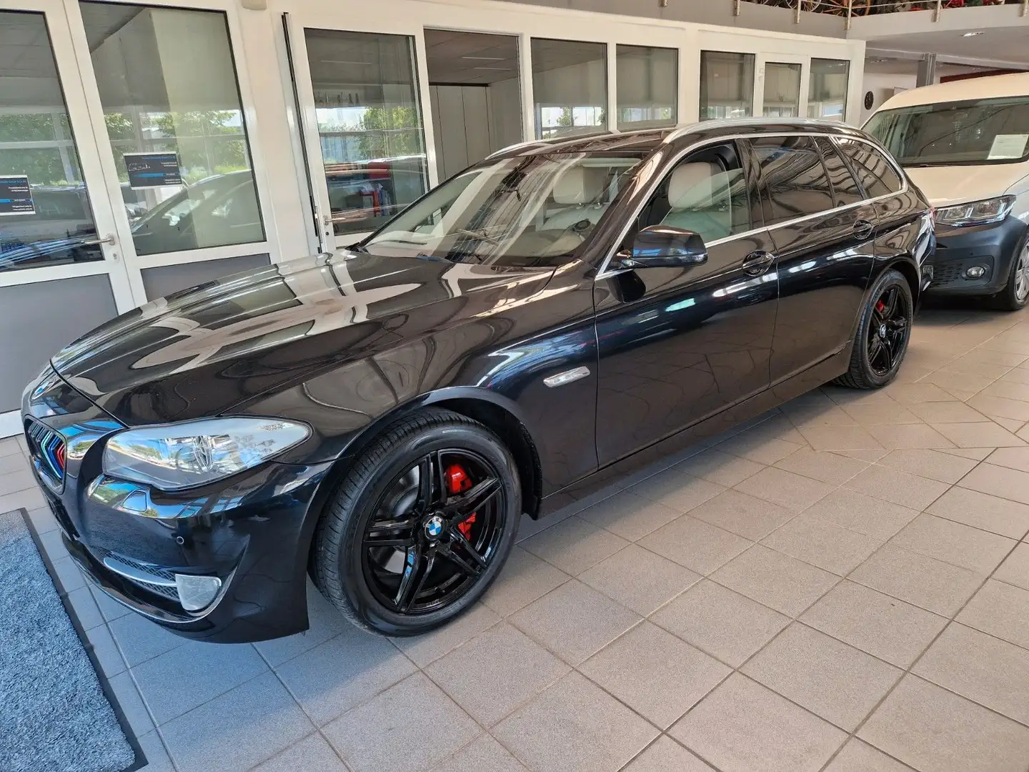 BMW 525 Baureihe 5 Touring 525 d xDrive Service Neu Schwarz - 1