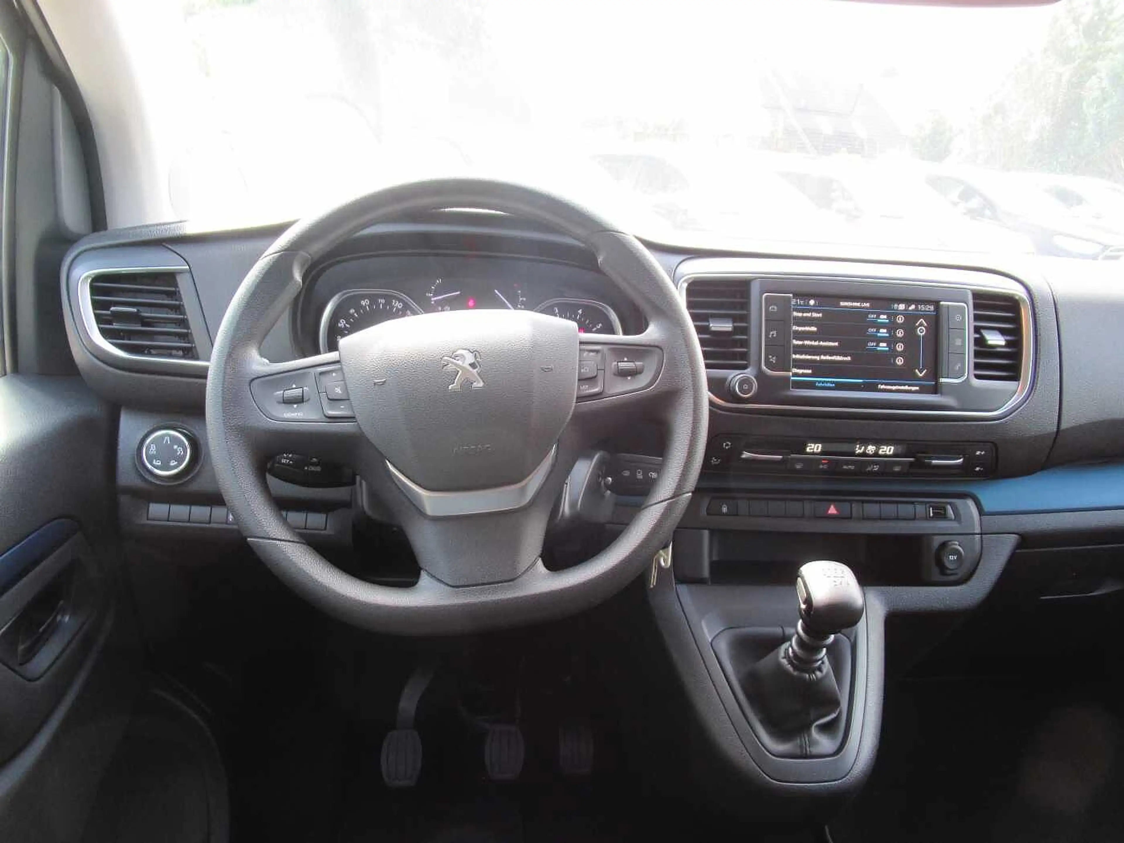 Peugeot Traveller BlueHDi L2 2.0 Active — photo 10