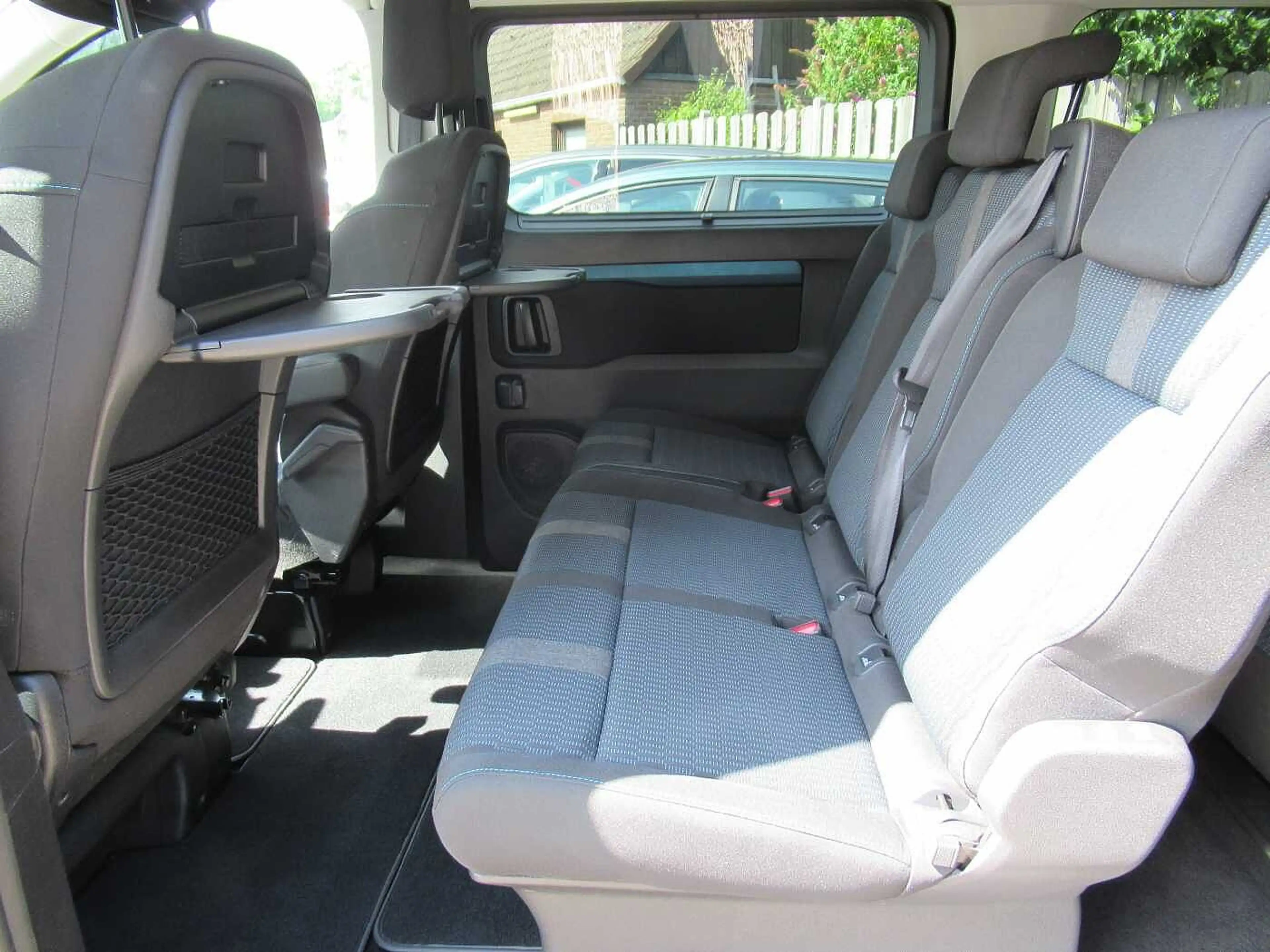 Peugeot Traveller BlueHDi L2 2.0 Active — photo 8