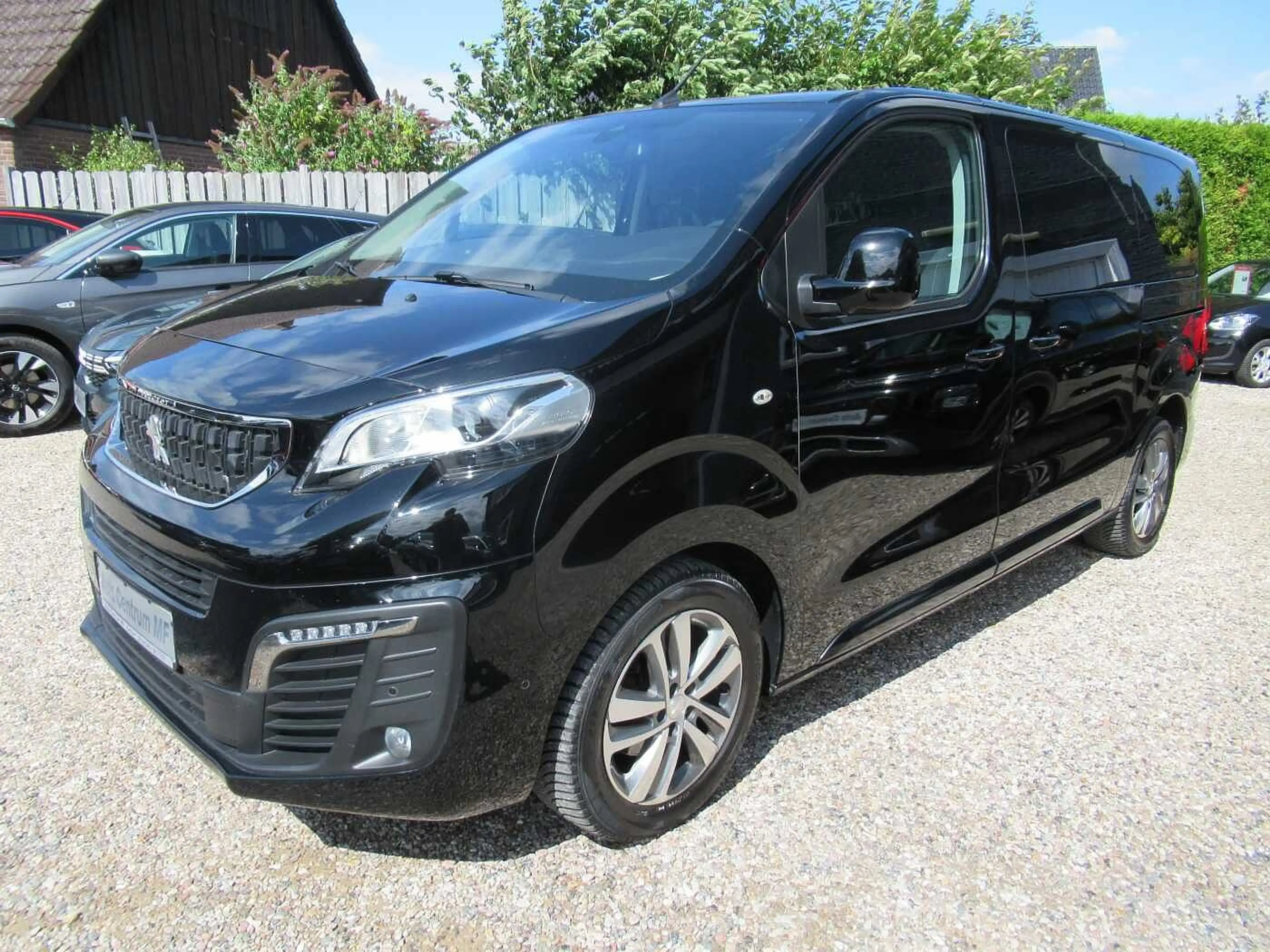 Peugeot Traveller BlueHDi L2 2.0 Active