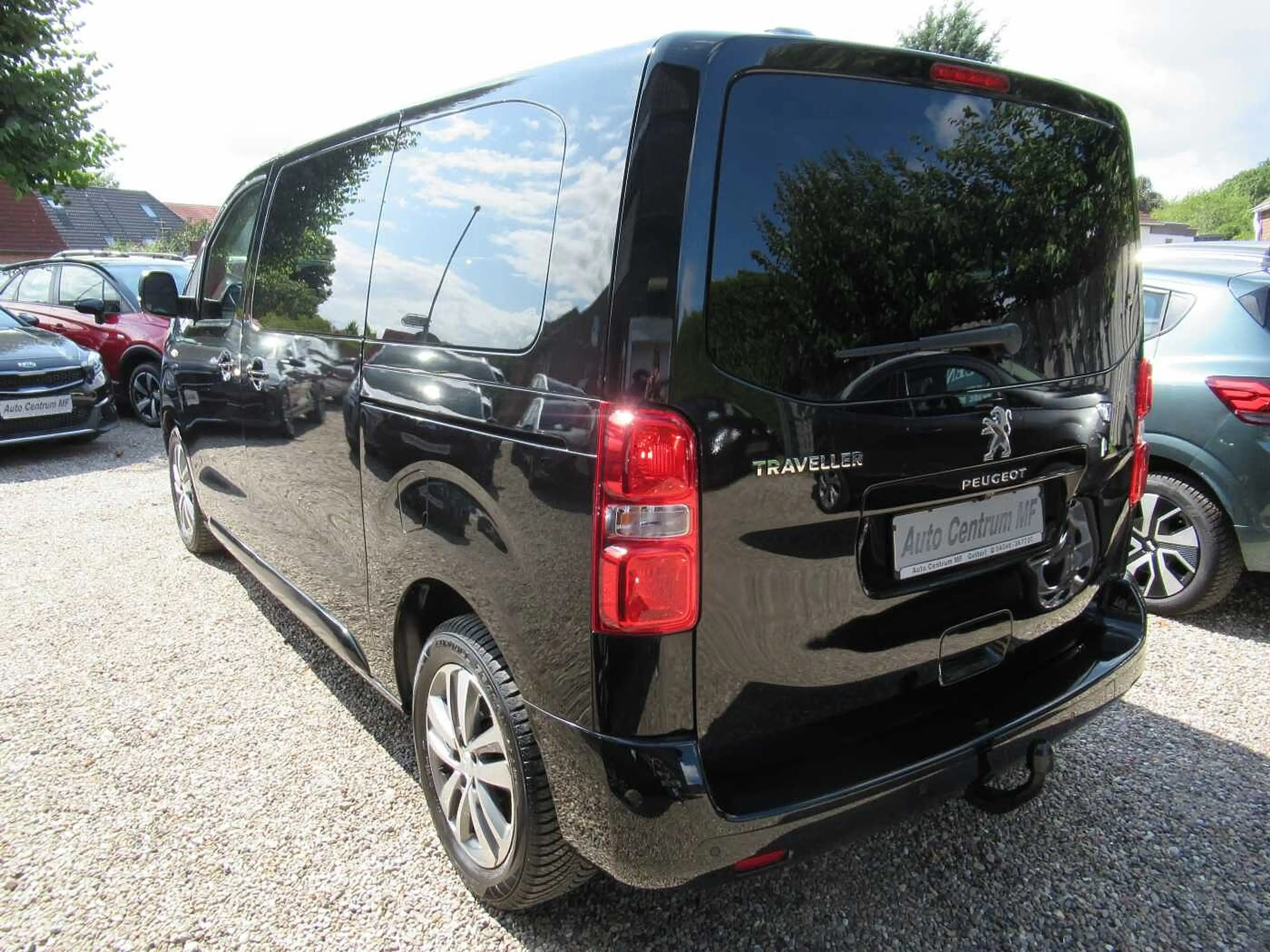 Peugeot Traveller BlueHDi L2 2.0 Active — photo 6