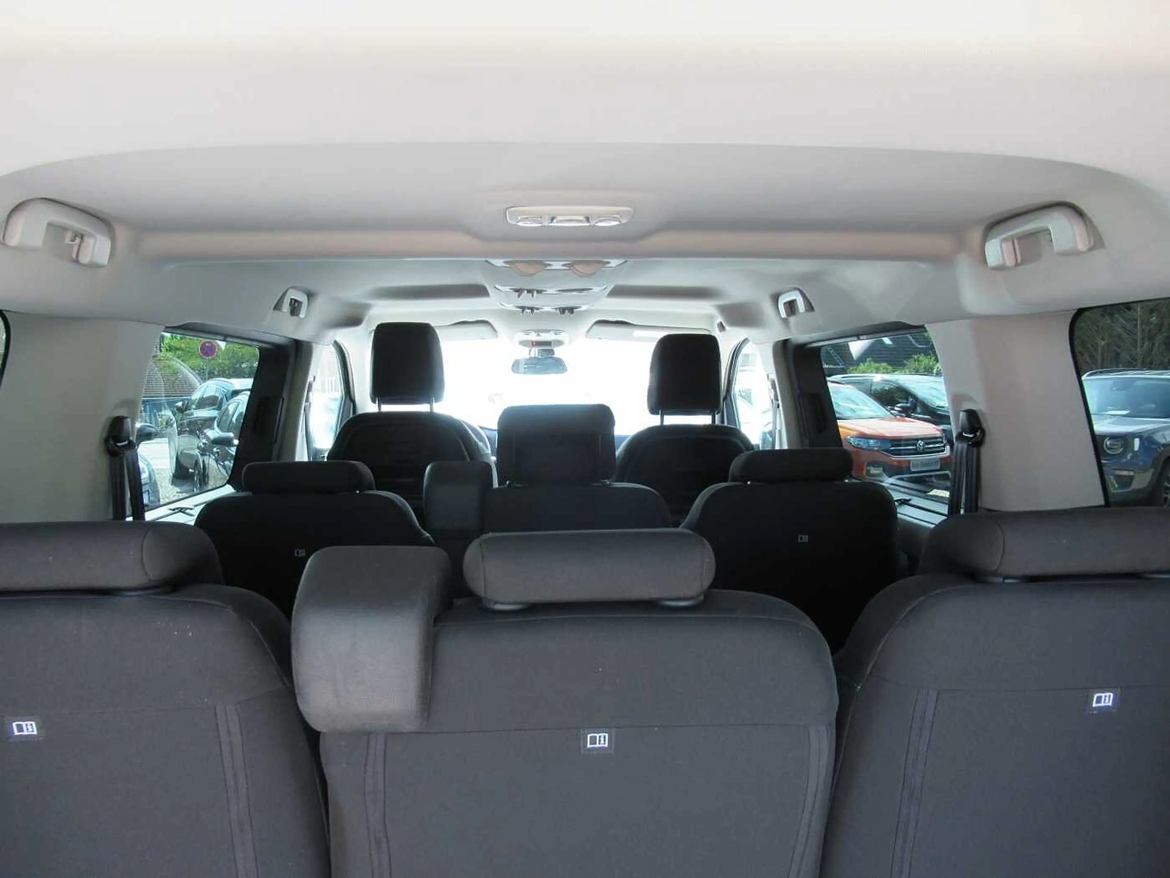 Peugeot Traveller BlueHDi L2 2.0 Active — photo 13