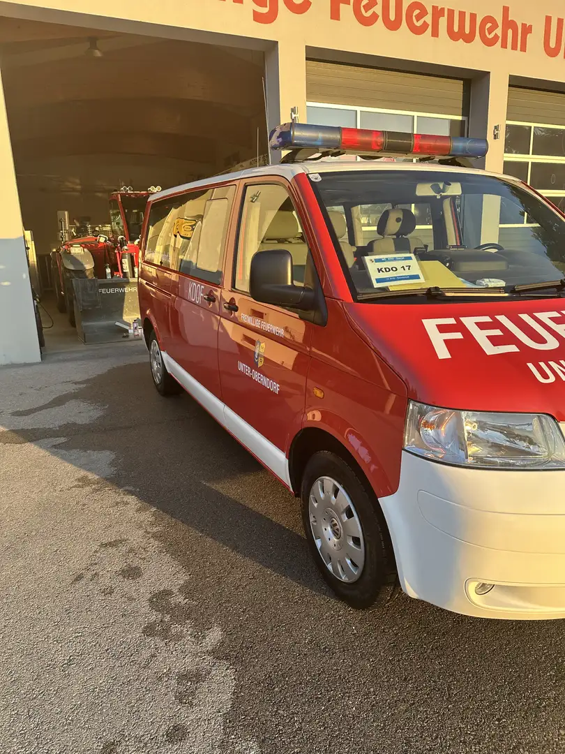 Volkswagen T5 Rot - 2