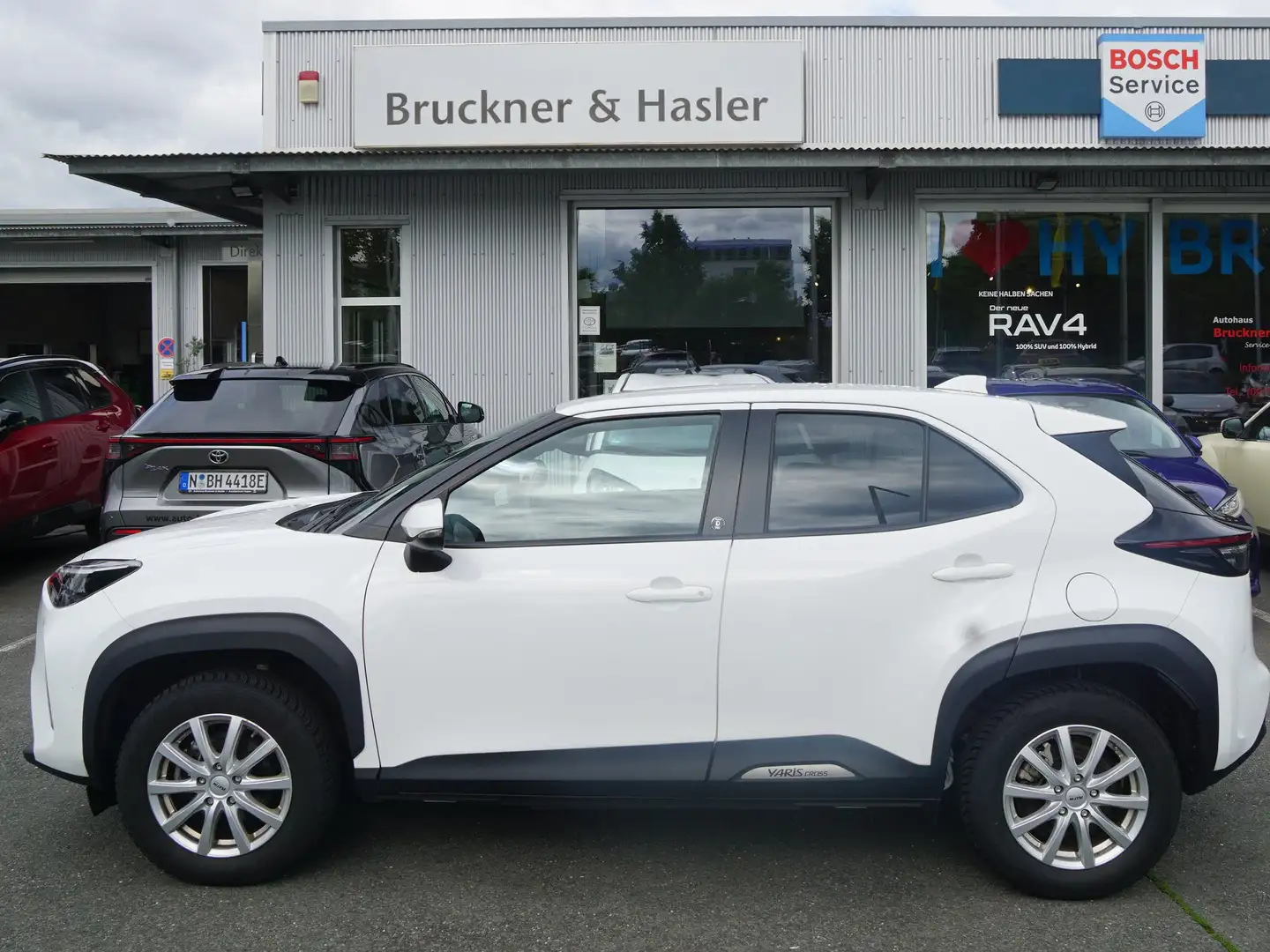 Toyota Yaris Cross TeamD Safety, Winter, Cargo, Smart Paket Weiß - 1