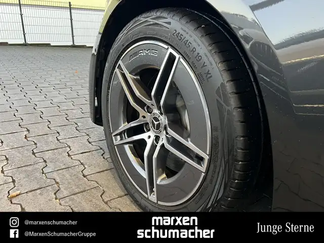 Mercedes-Benz E-Class view 7