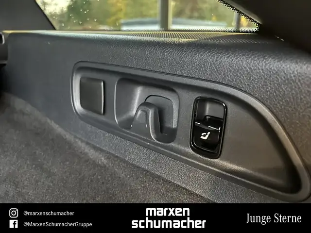 Mercedes-Benz E-Class view 15