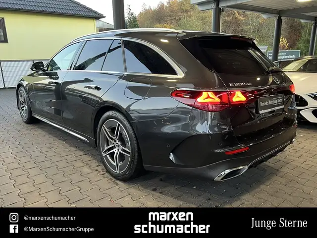 Mercedes-Benz E-Class view 6