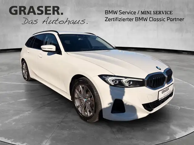 BMW 3 Series view 8