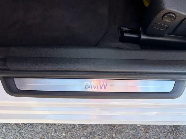 BMW 3 Series view 23