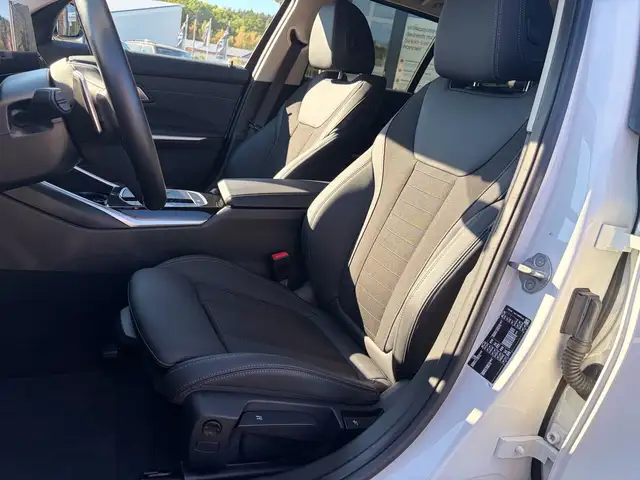 BMW 3 Series view 15
