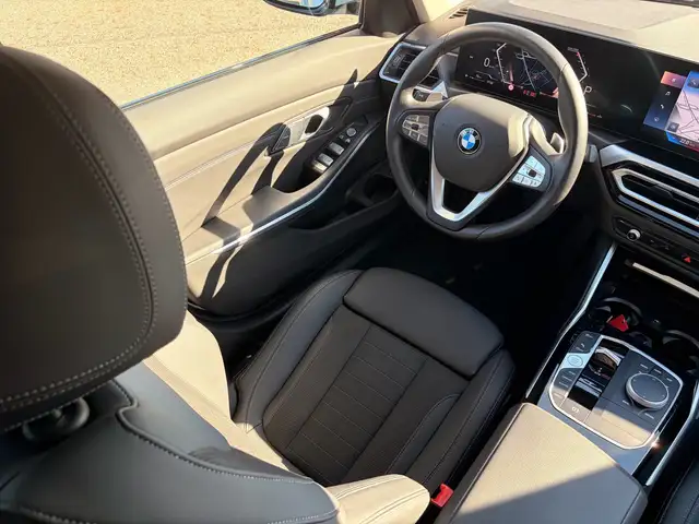 BMW 3 Series view 20