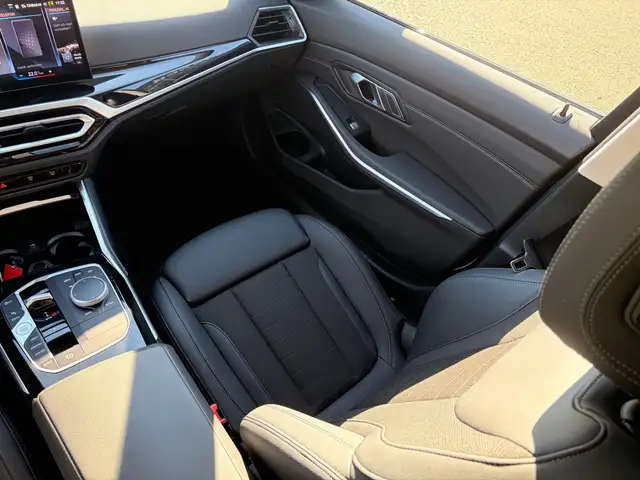 BMW 3 Series view 21