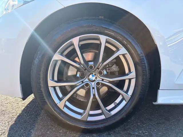 BMW 3 Series view 28