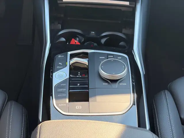 BMW 3 Series view 12