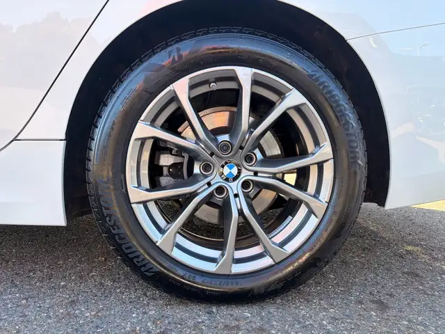 BMW 3 Series view 27