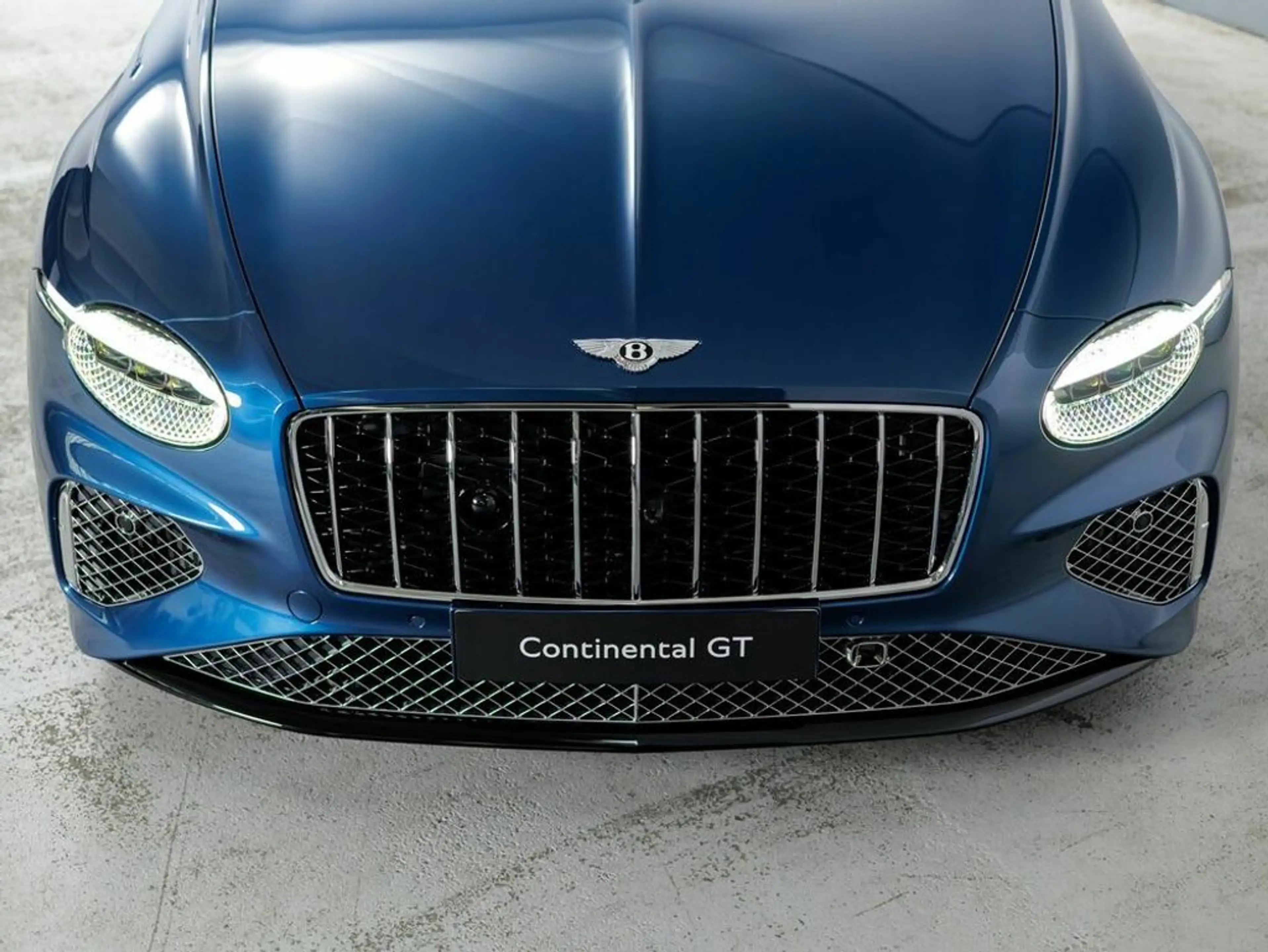 Bentley Continental GT Azure V8 Hybrid — photo 13