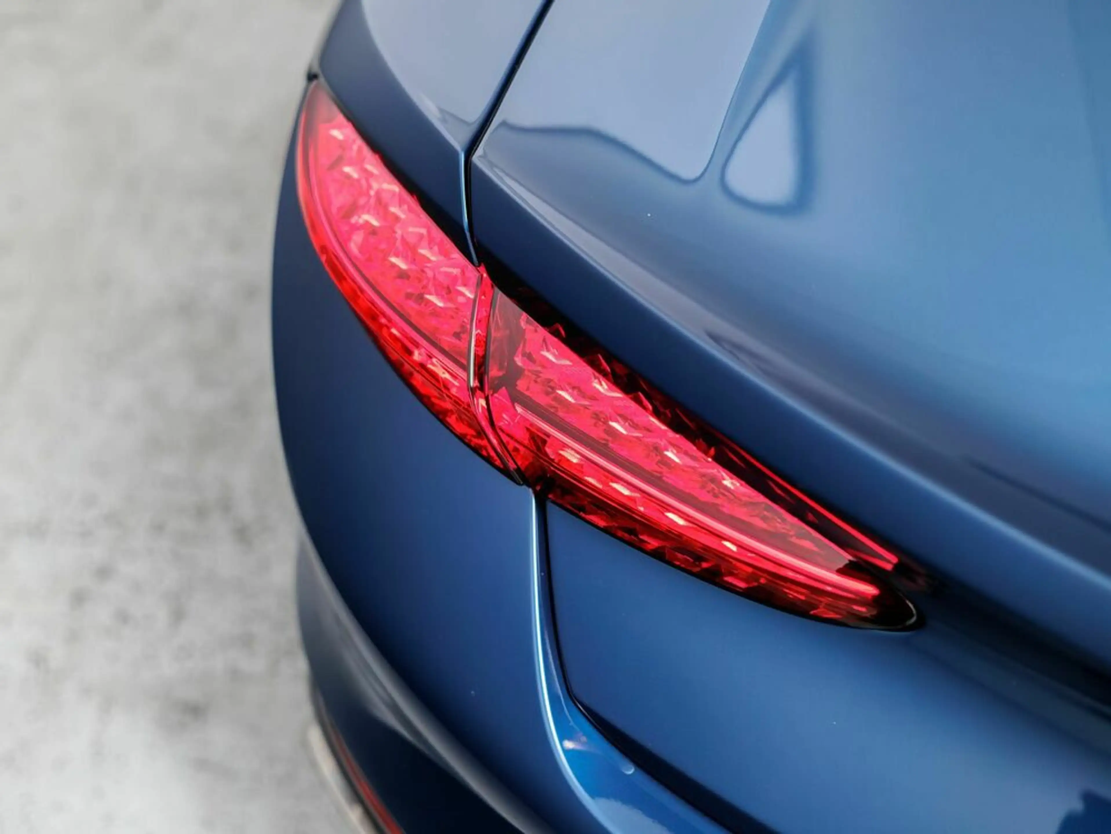 Bentley Continental GT Azure V8 Hybrid — photo 10