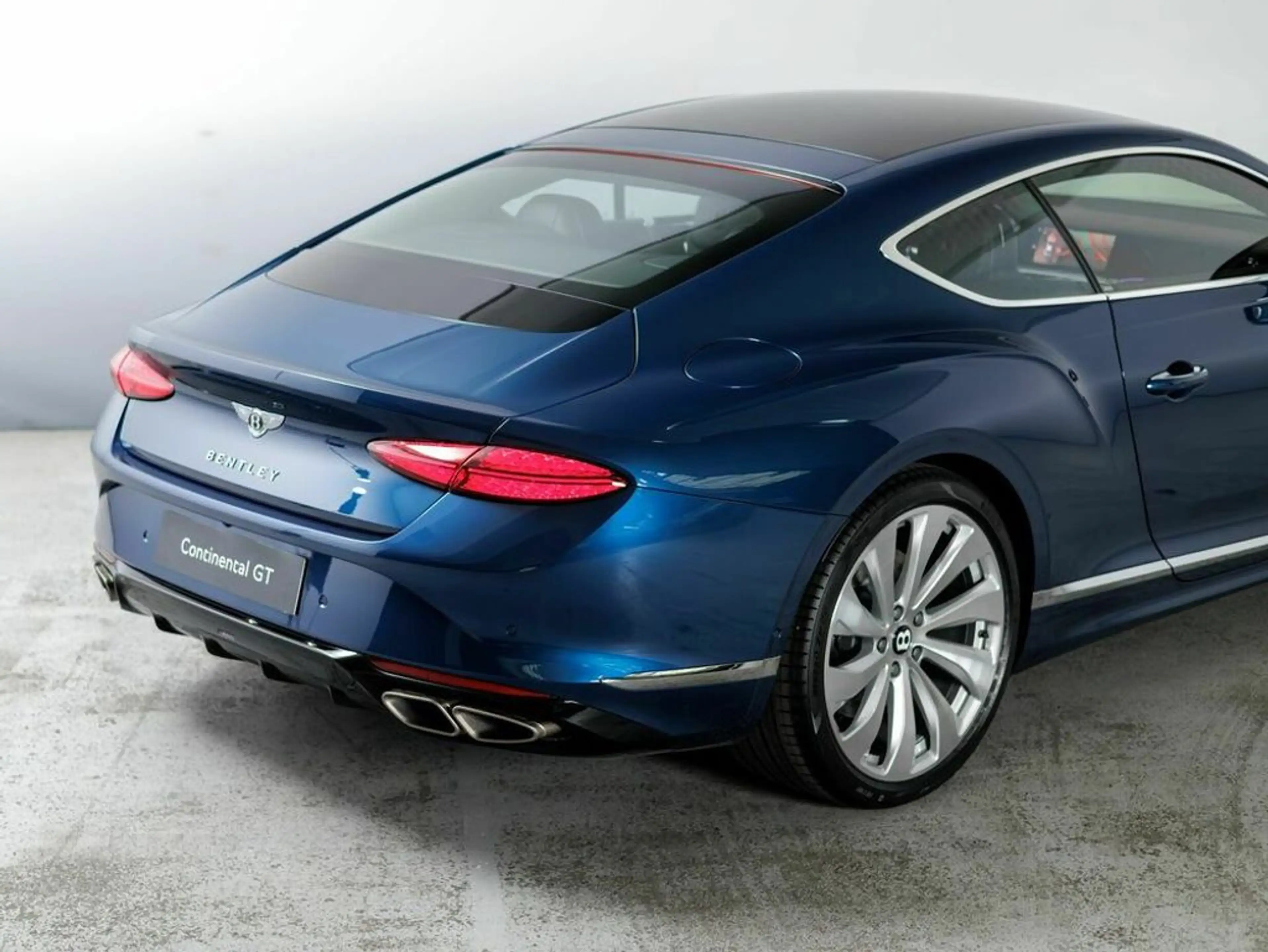 Bentley Continental GT Azure V8 Hybrid — photo 7