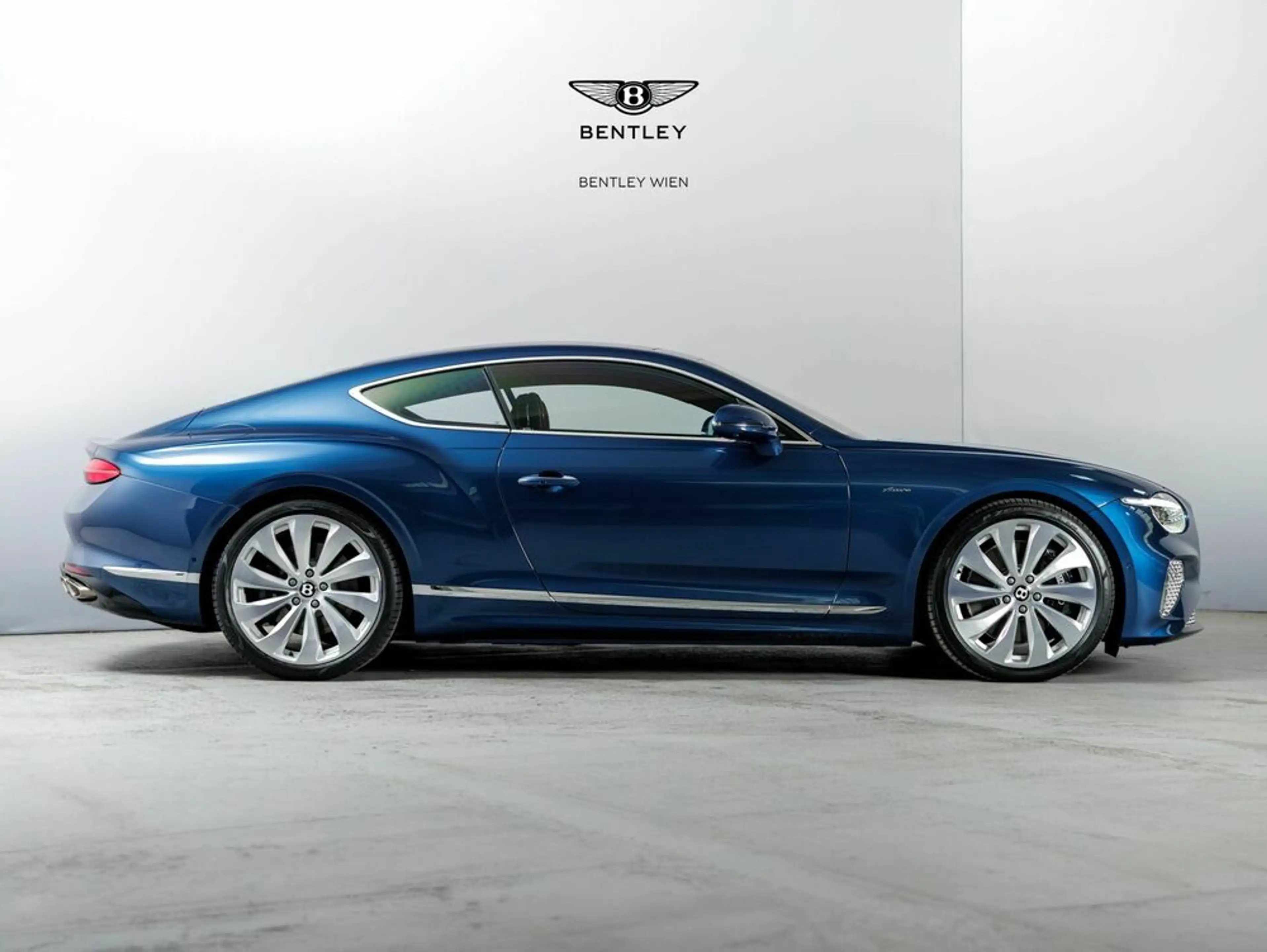Bentley Continental GT Azure V8 Hybrid — photo 2