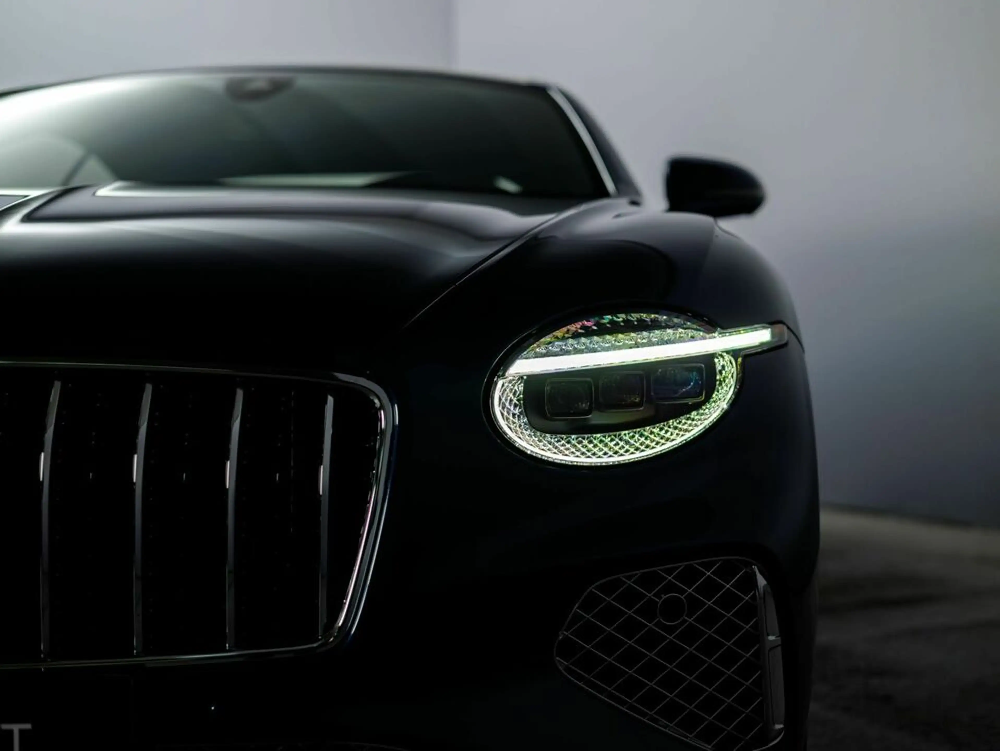 Bentley Continental GT Azure V8 Hybrid — photo 15