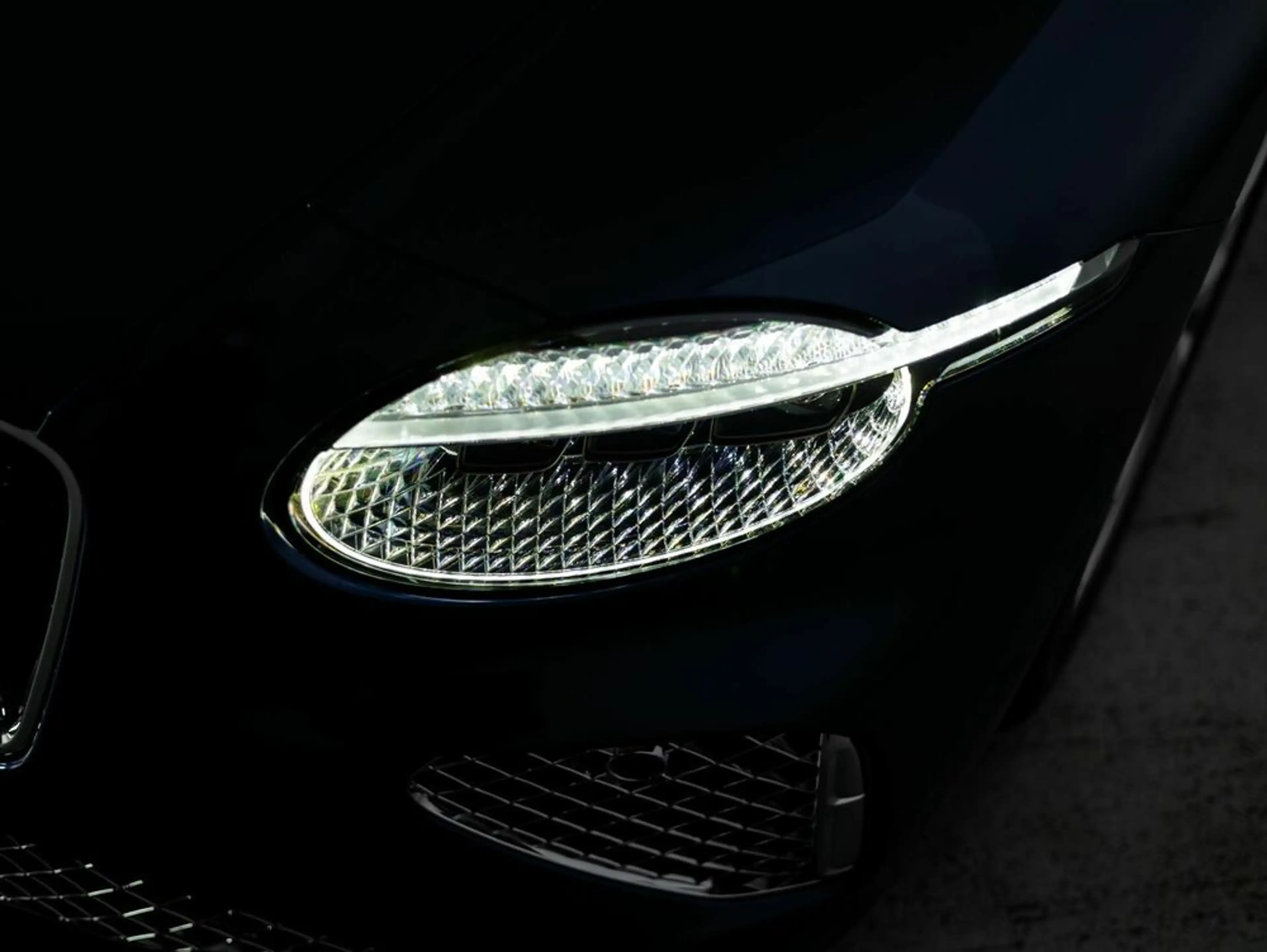 Bentley Continental GT Azure V8 Hybrid — photo 14