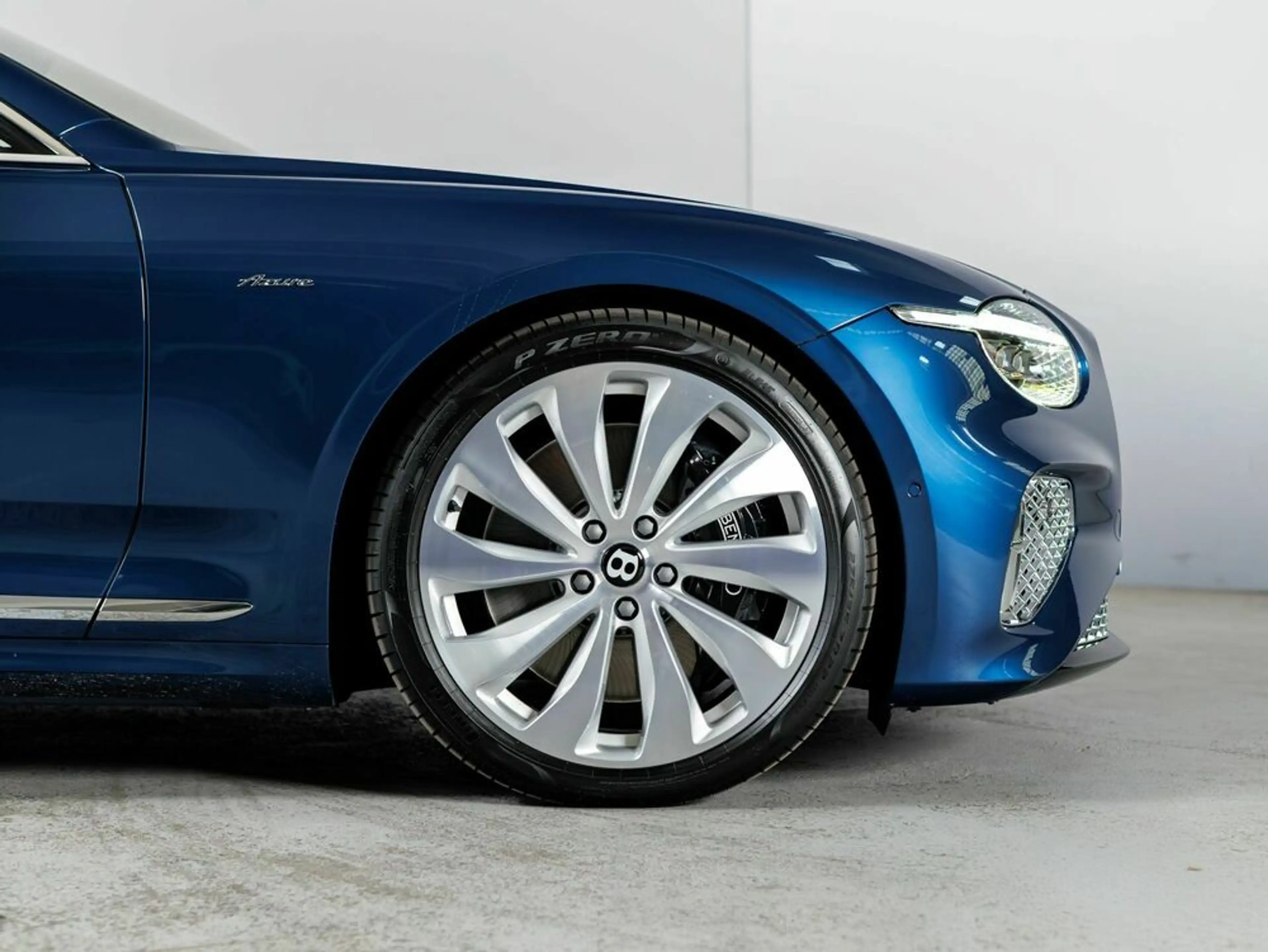 Bentley Continental GT Azure V8 Hybrid — photo 9