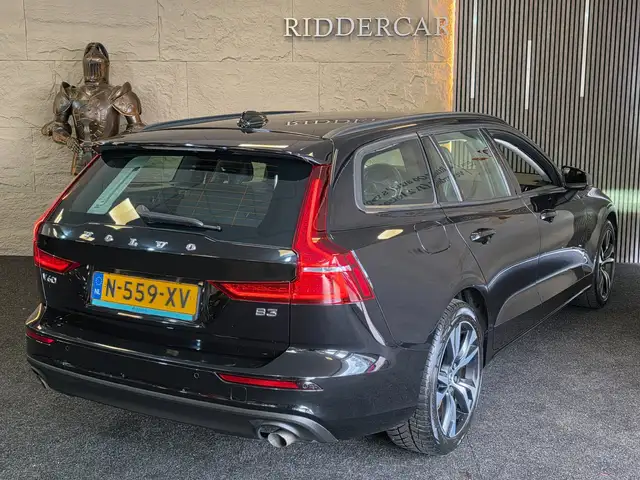 Volvo V60 view 2