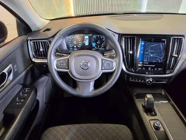 Volvo V60 view 3