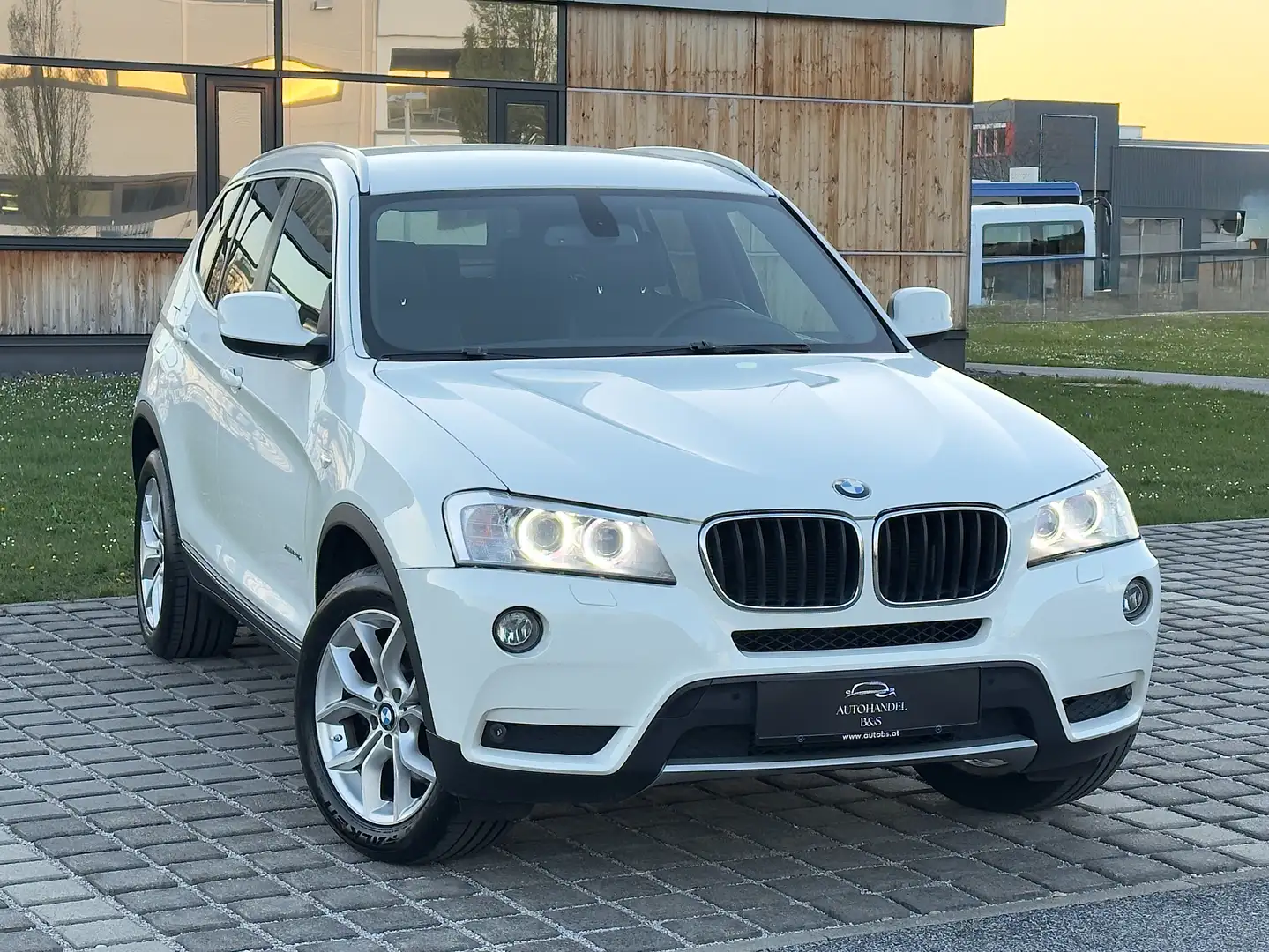 BMW X3 xDrive 20d Aut. *LEDER, NAVI, LED, AHV* Weiß - 1