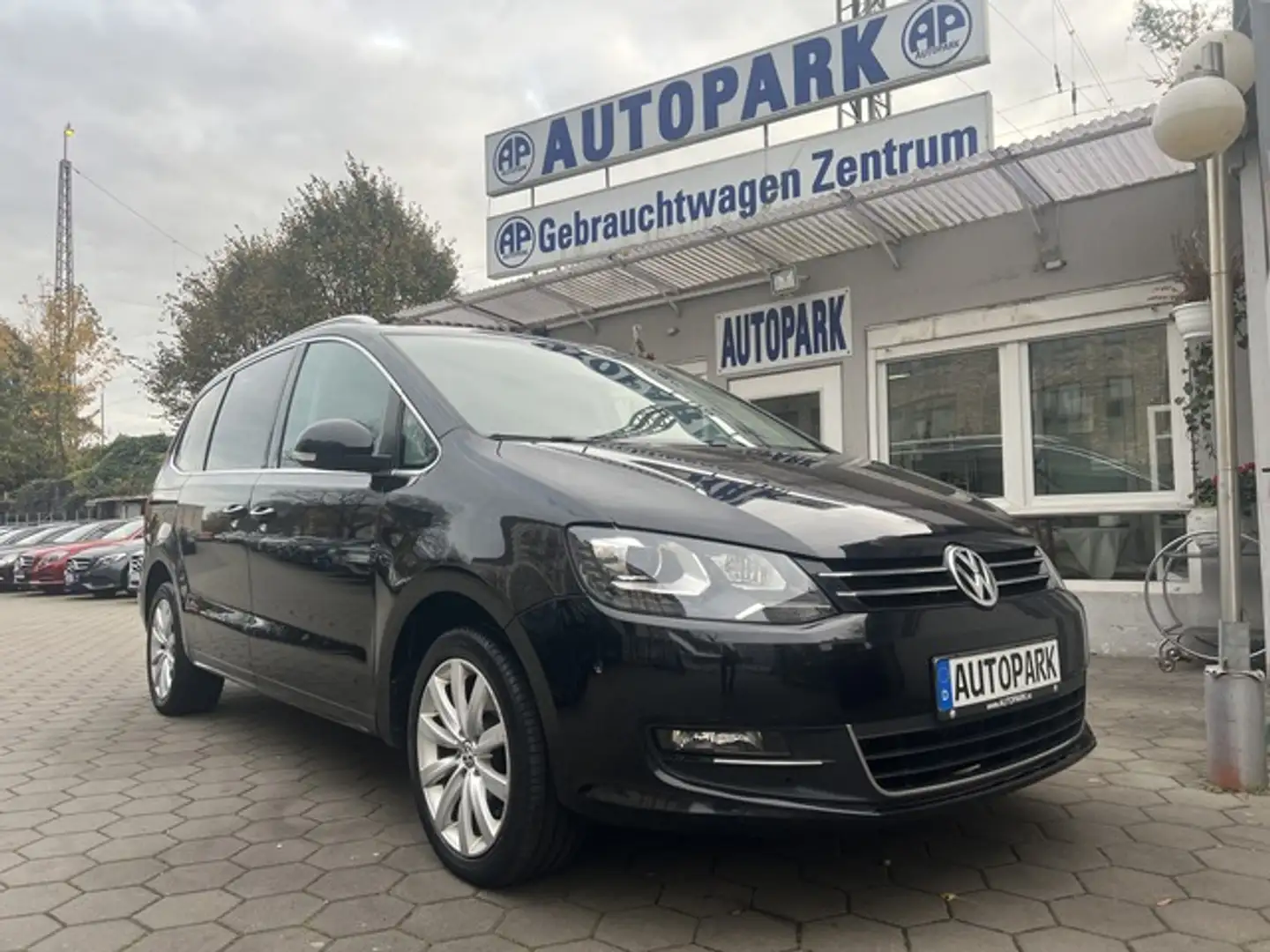 Volkswagen Sharan 2.0 TDI DSG Comfortline*Navi*Xenon*Leder Schwarz - 1