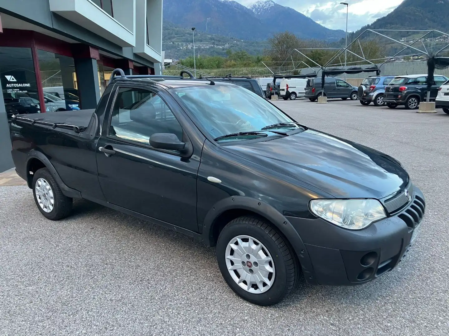 Fiat Strada 1.3 MJT 85CV Pick-Up Negru - 2