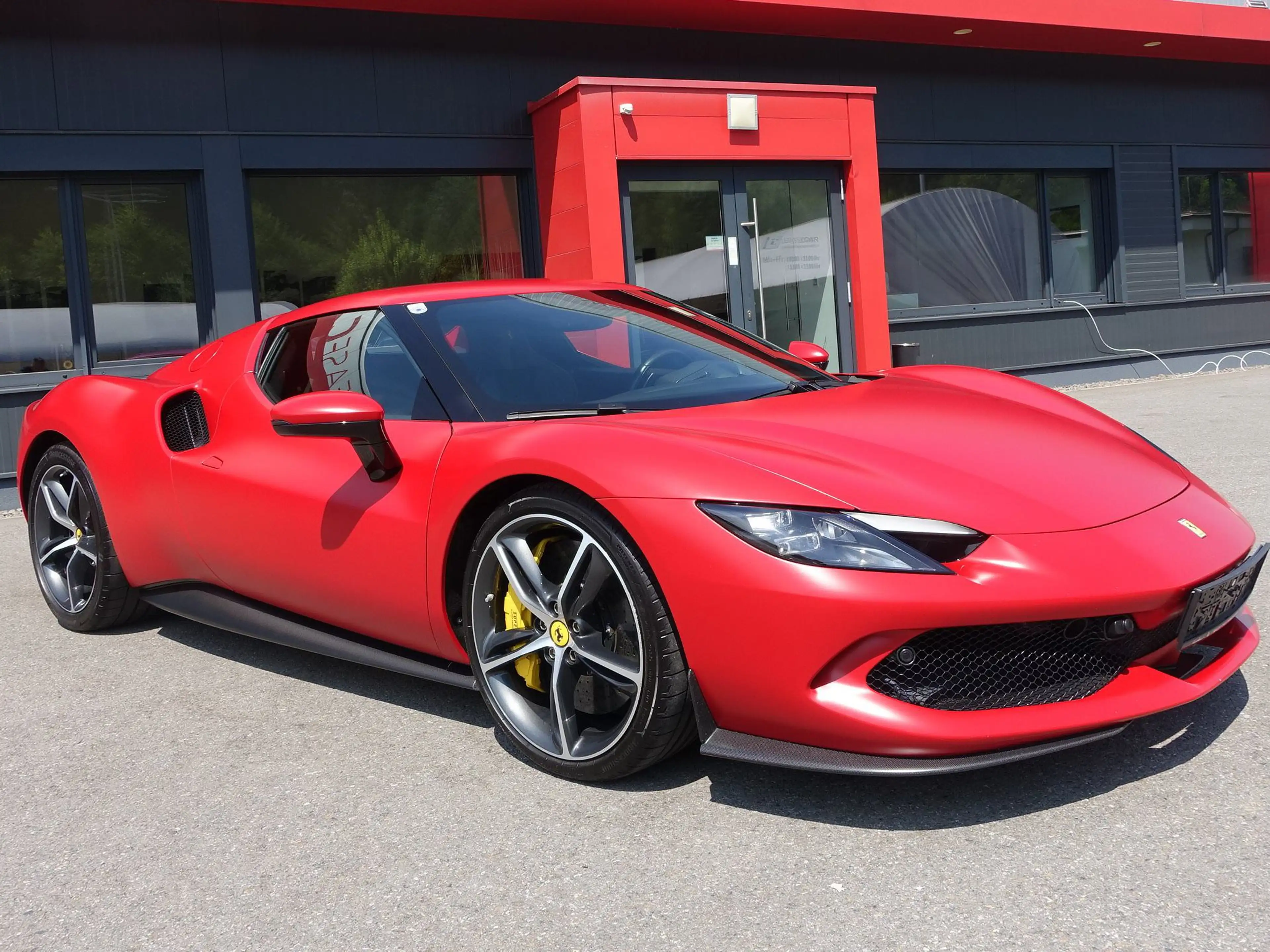 Ferrari 296 GTB Coupe PHEV F1 DCT *KARBON*LIFT*GARANTIE* — photo 2