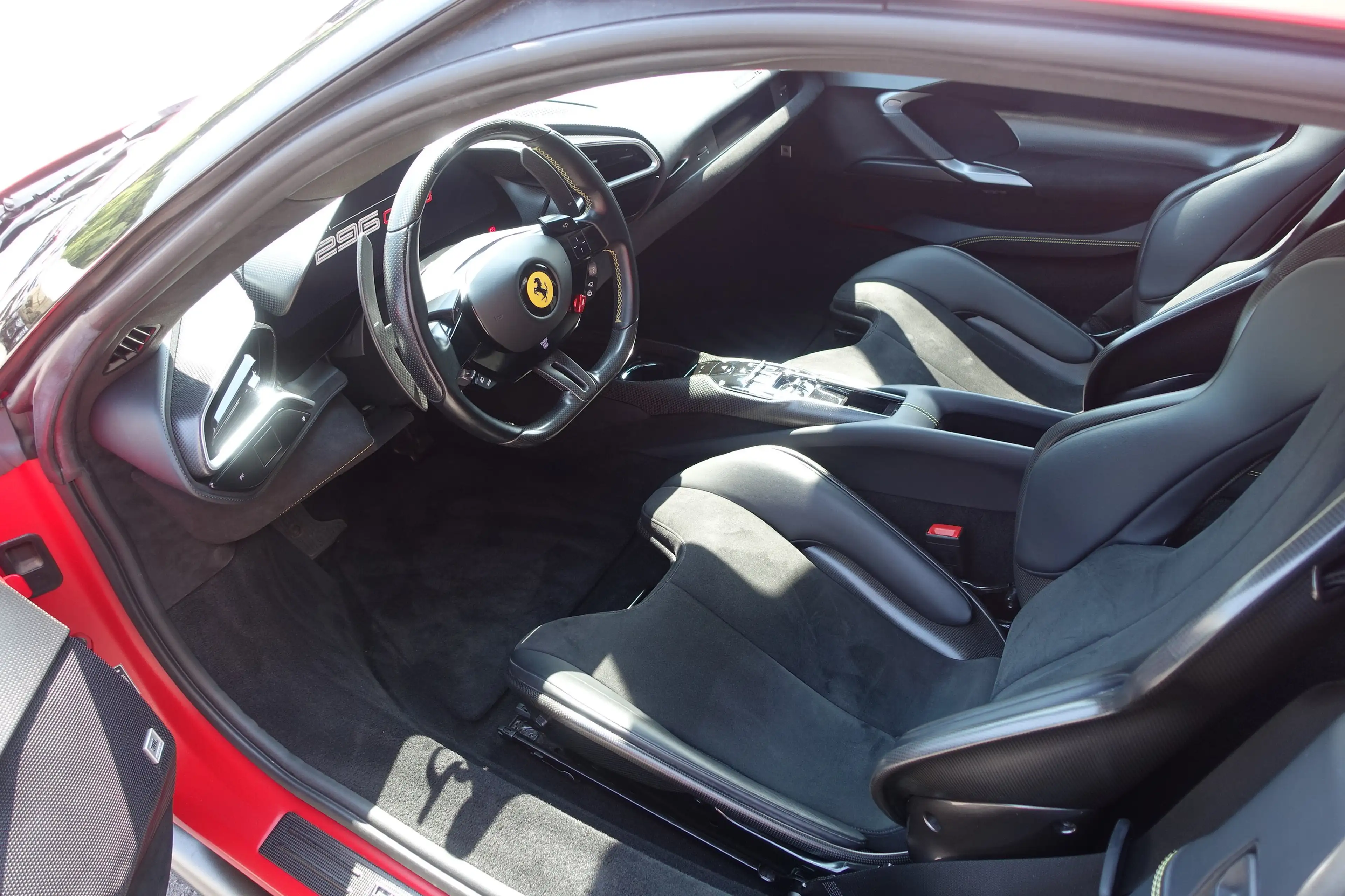 Ferrari 296 GTB Coupe PHEV F1 DCT *KARBON*LIFT*GARANTIE* — photo 8